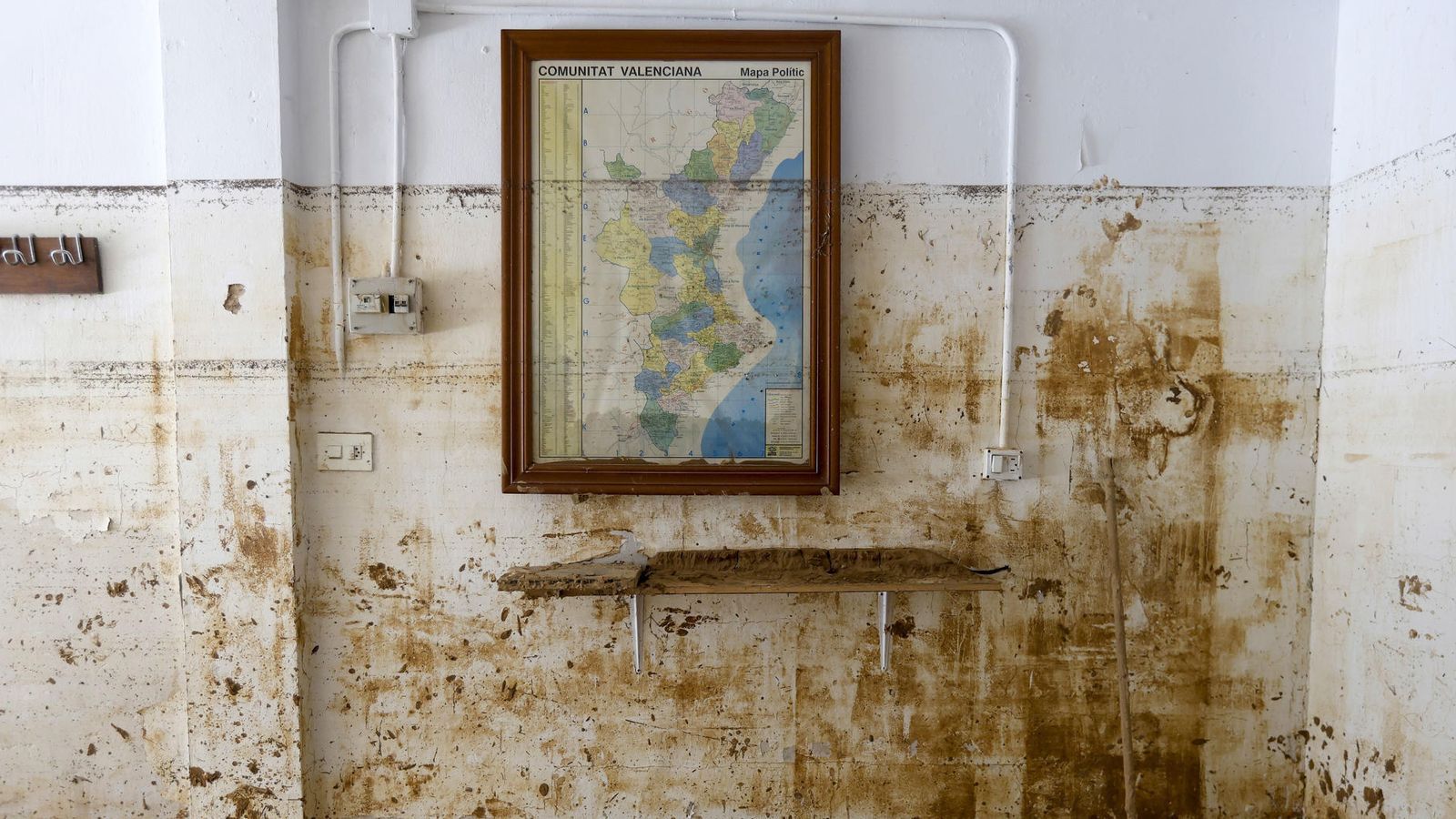 Detall d'un mapa de la Comunitat Valenciana a un local de Paiporta