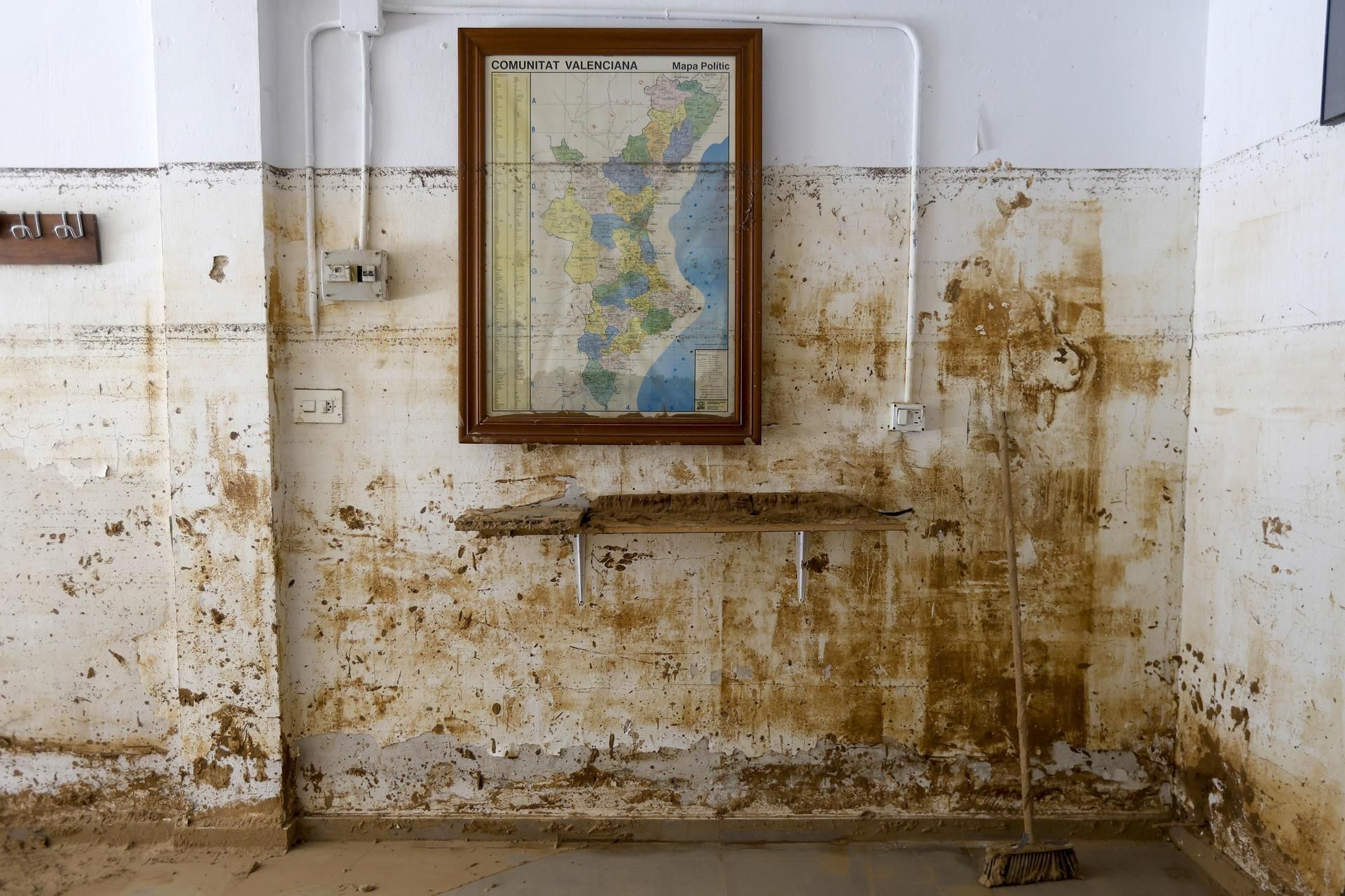 Detall d'un mapa de la Comunitat Valenciana a un local de Paiporta