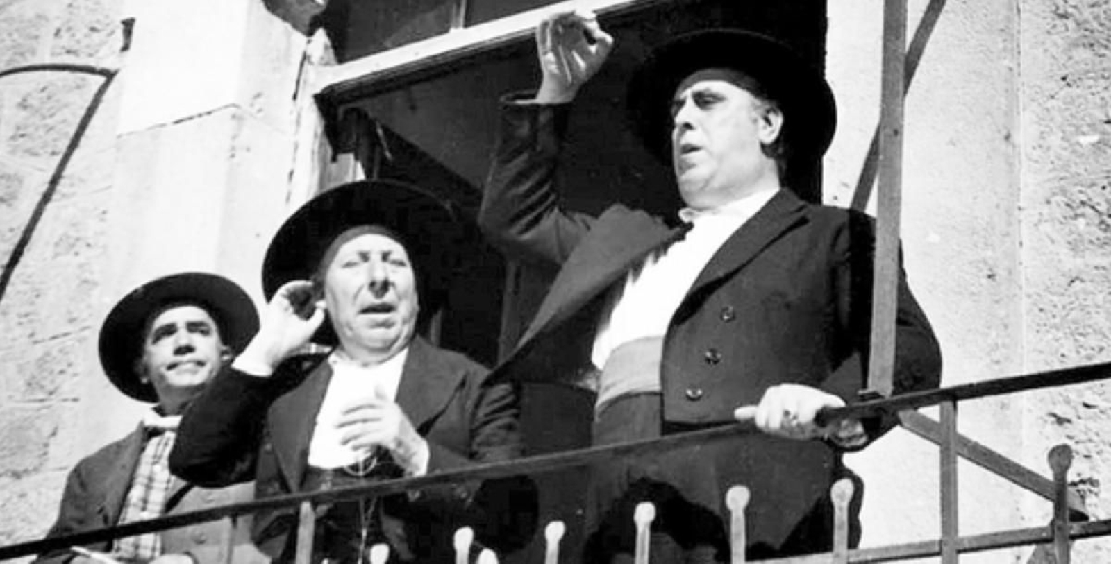 L'alcalde de Villar del Río i altres autoritats