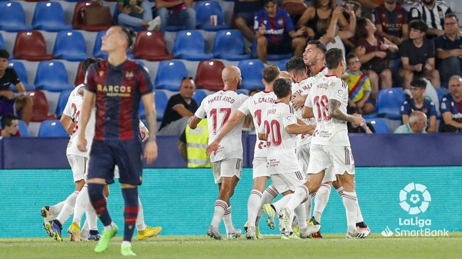 Els jugadors del Cartagena celebren el gol