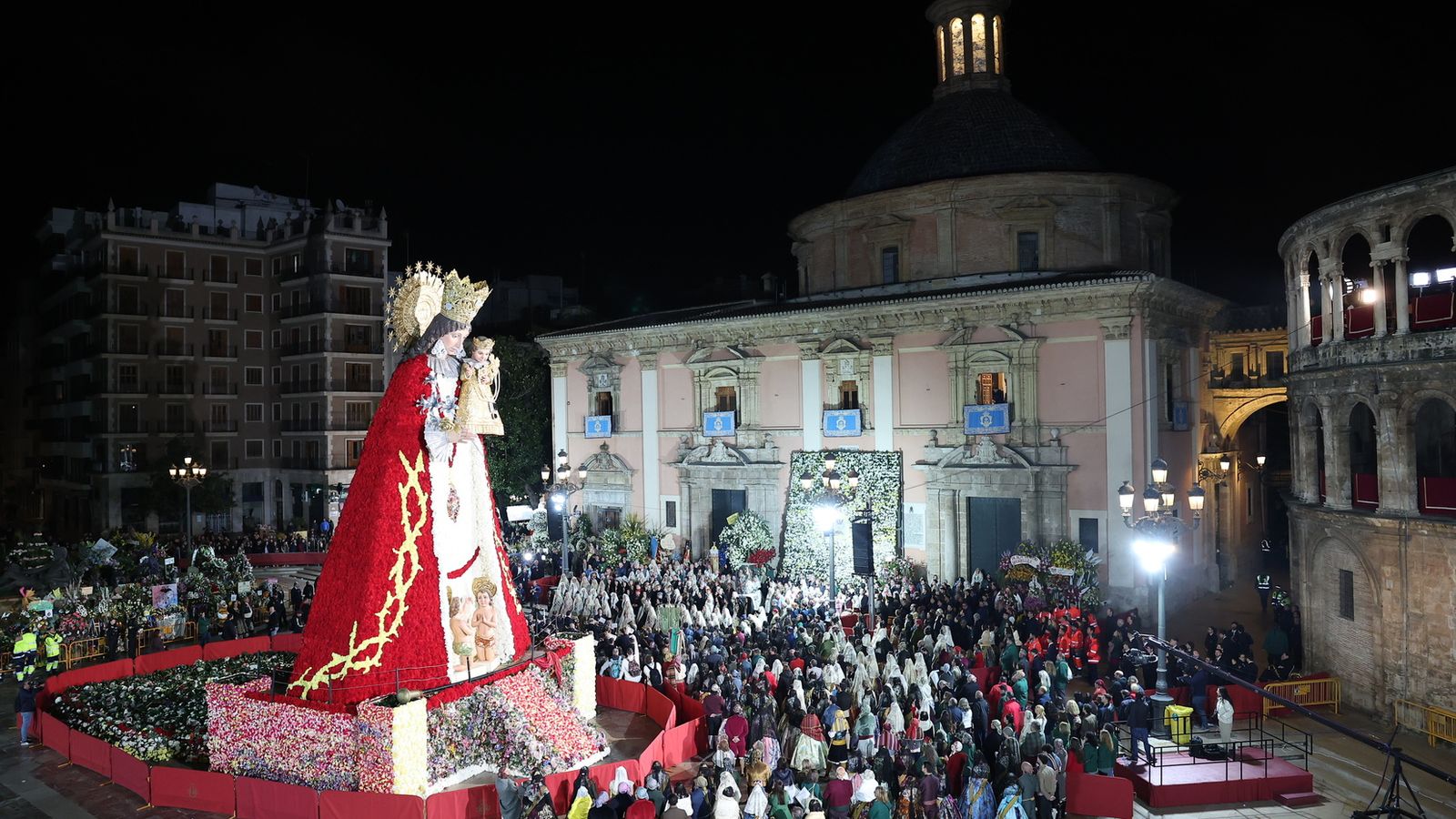 FOTOGALERIA | L'Ofrena de Carmen Prades, la fallera major de València, en imatges