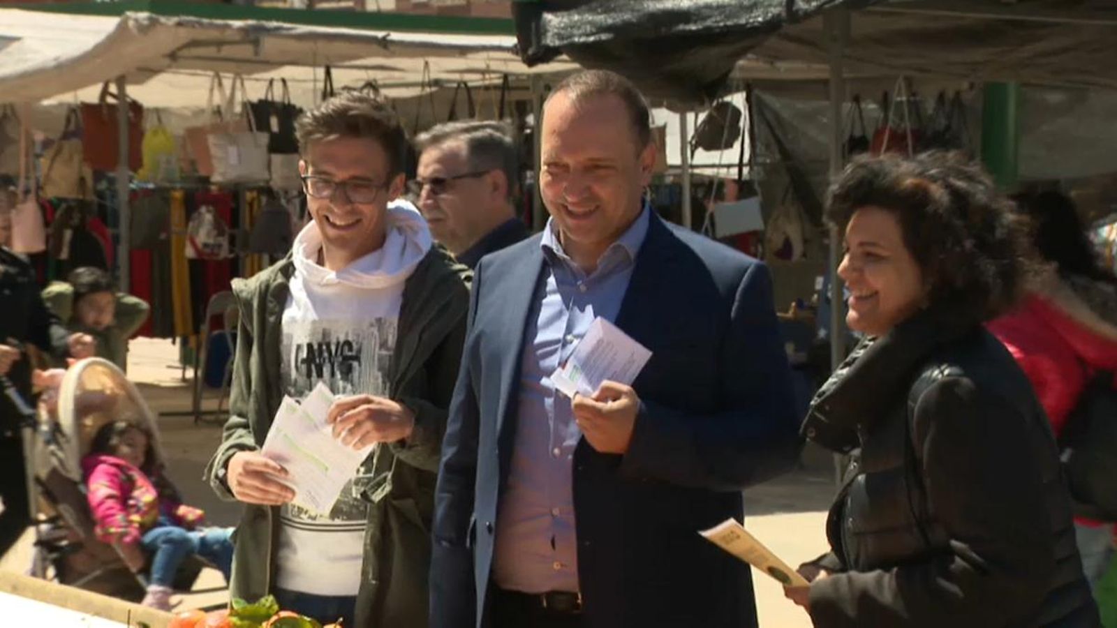 Rubén Martínez Dalmau ha visitat aquest dimecres el mercat de Petrer
