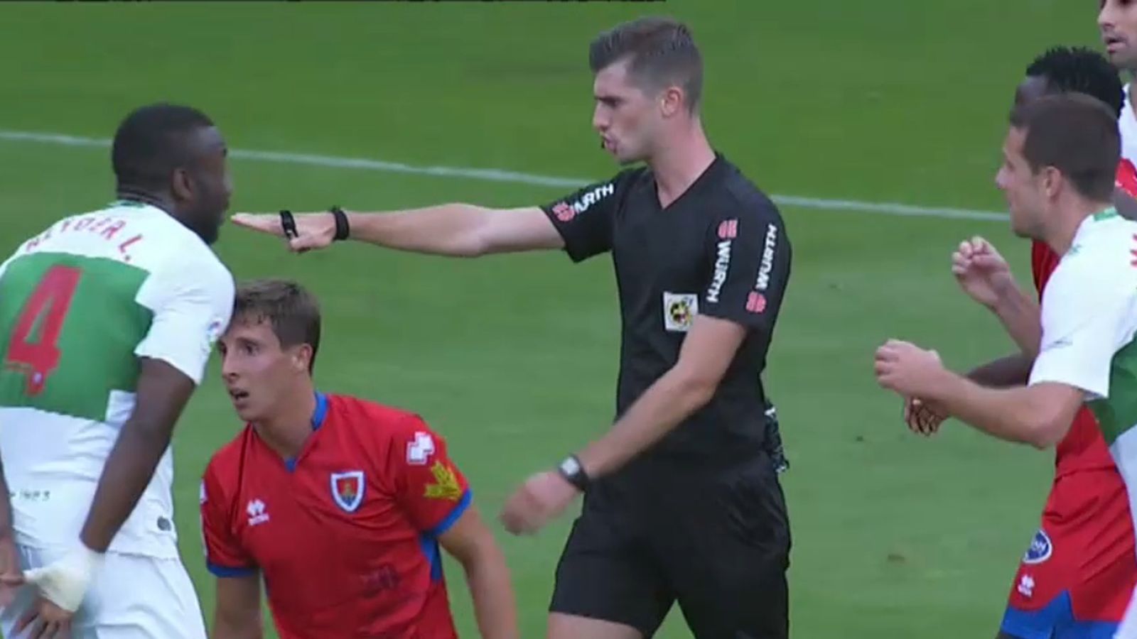 El gol ha arribat en un penal més que rigorós xiulat per Moreno Aragón.