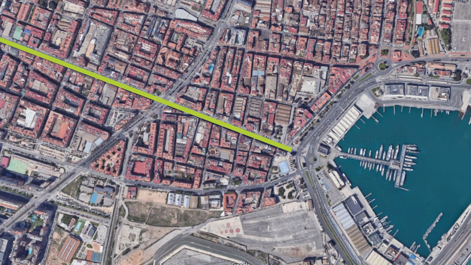 En verd, l'avinguda del Port de València, on es recuperarà espai per a vianants