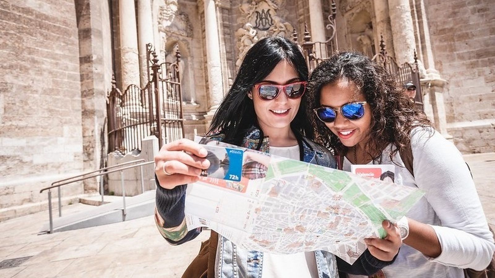 Dos turistes a la capital valenciana