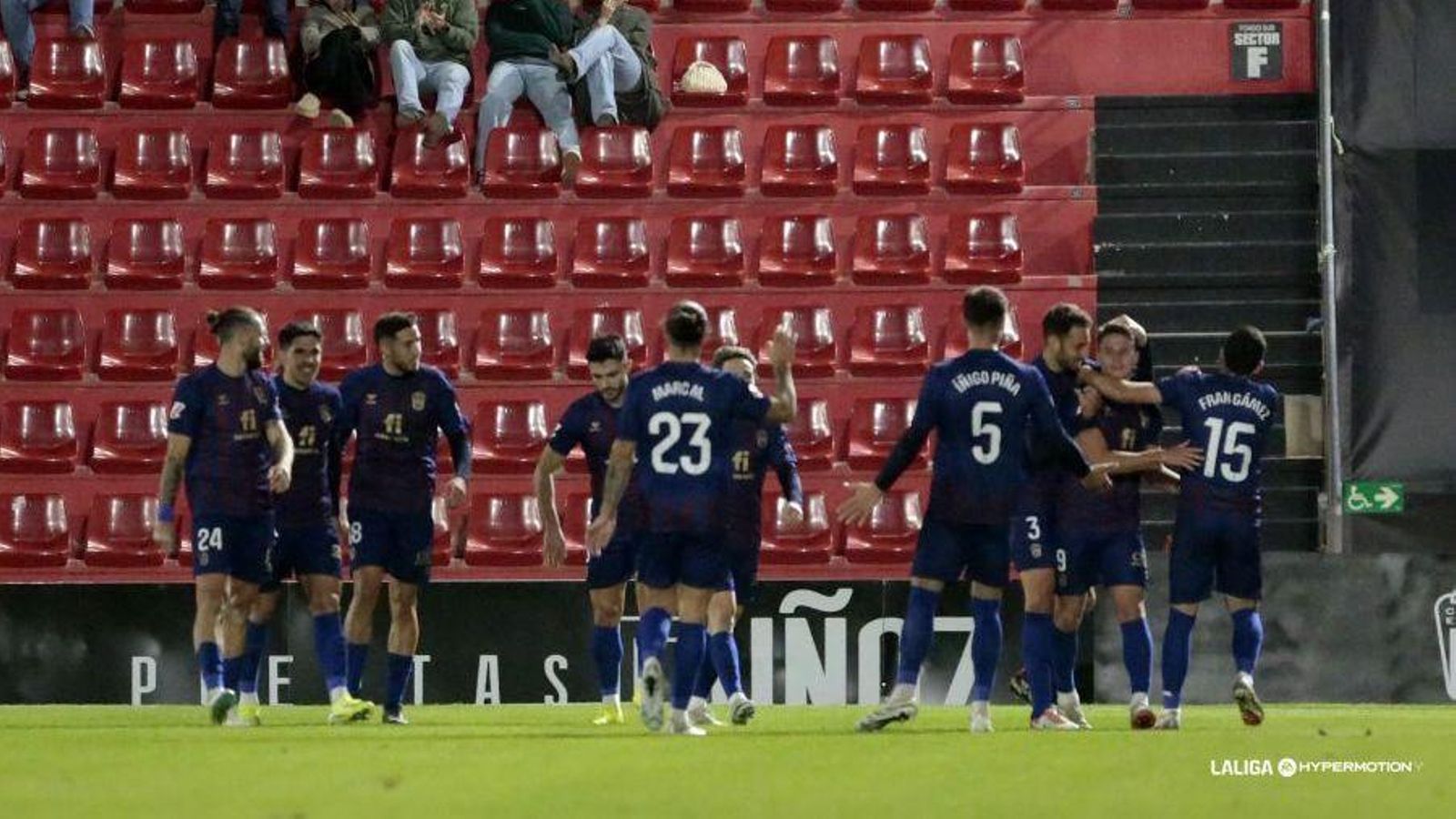 Els jugadors del CD Eldense celebren el segon gol de l'equip