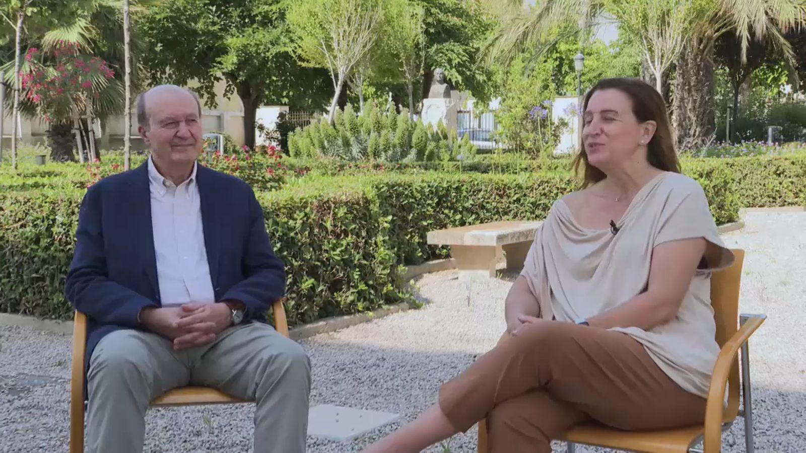 Entrevista amb el besnet i la rebesneta de Blasco Ibáñez, a les portes del centenari de la seua mort