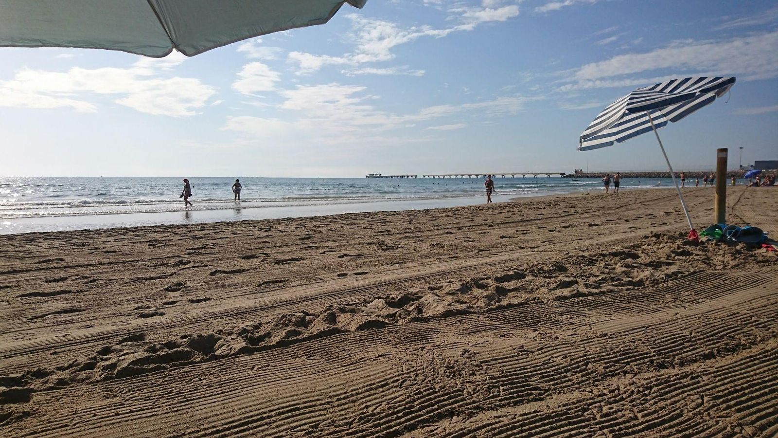 El menor d'11 anys atés per símptomes d'ofegament estava en la platja del Port de Sagunt