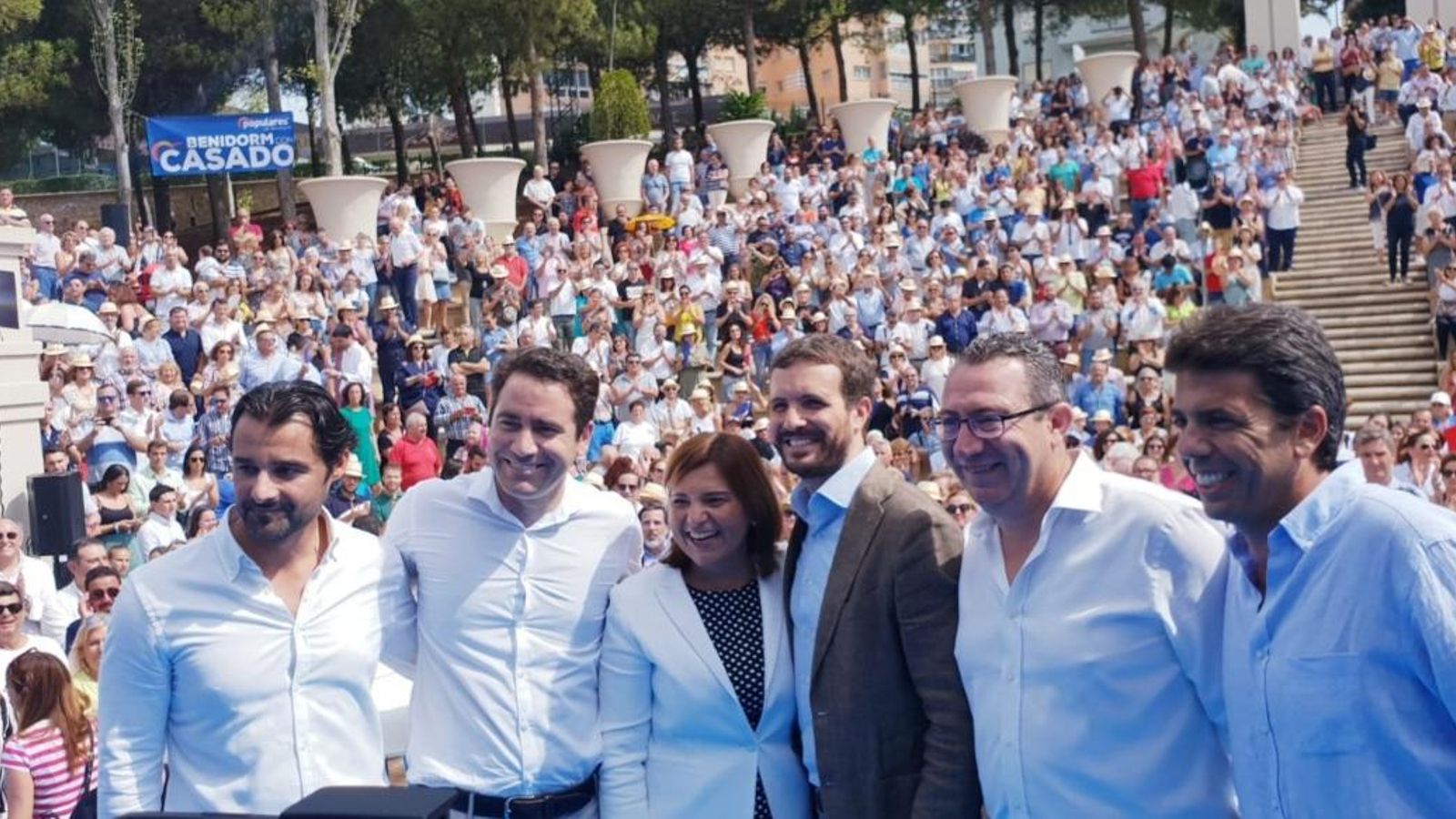 Casado dona la mà a Ciutadans i Vox per a aglutinar el centredreta