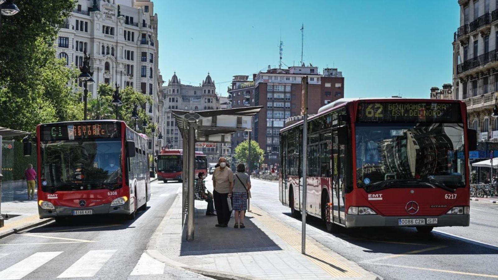 Parada d'autobús urbà de València del carrer Xàtiva, al centre de la ciutat