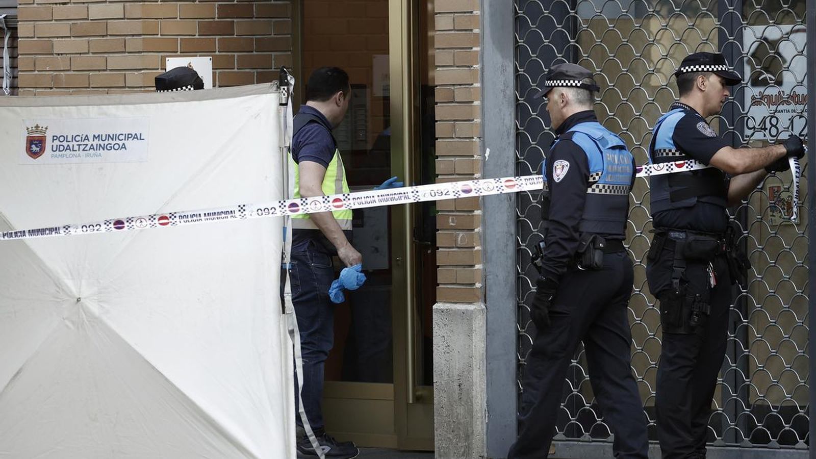 Portal on va morir l'home apunyalat per la seua exparella a Pamplona