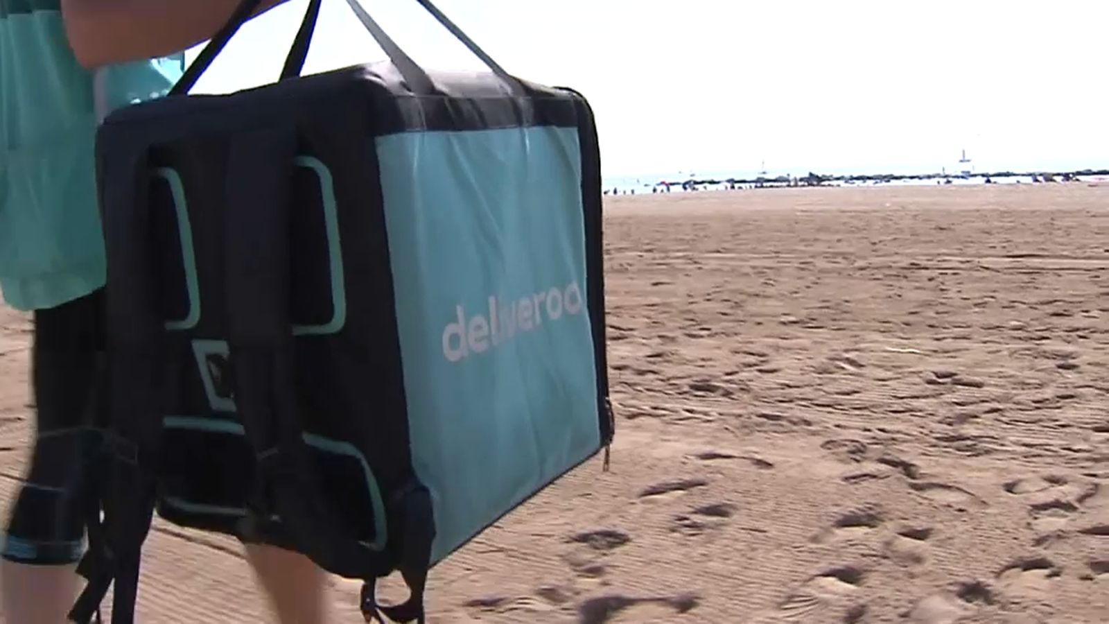 Un treballador de Deliveroo a Alacant