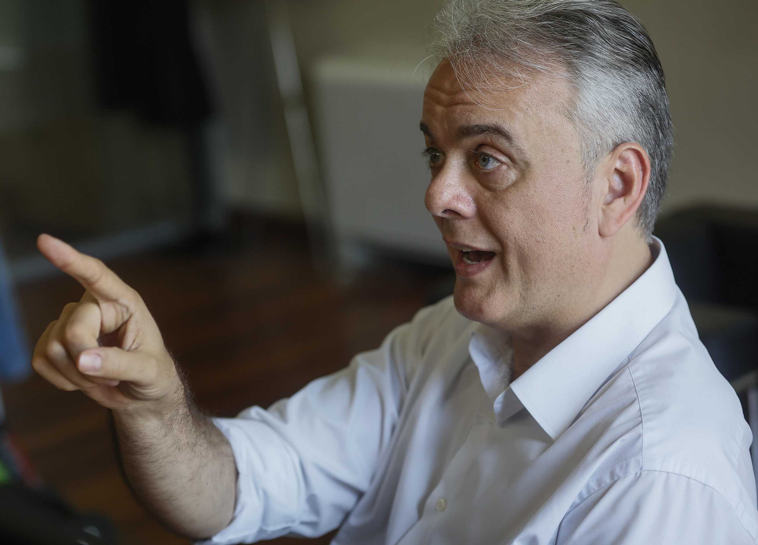 Héctor Illueca, candidat a la presidència de la Generalitat per Unides Podem, durant una entrevista