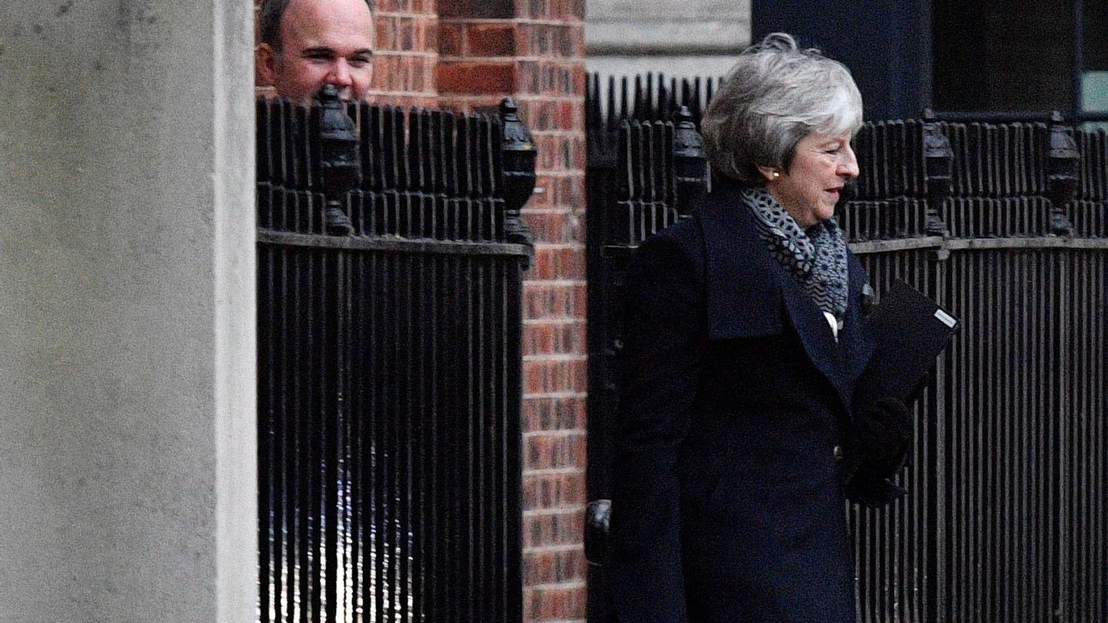 Theresa May a l'eixida de la seua residència al 10 de Downing street Theresa May a l'eixida de la seua residència al 10 de Downing street