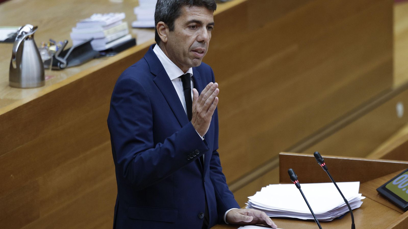 El president de la Generalitat, Carlos Mazón, en la seua compareixença a les Corts