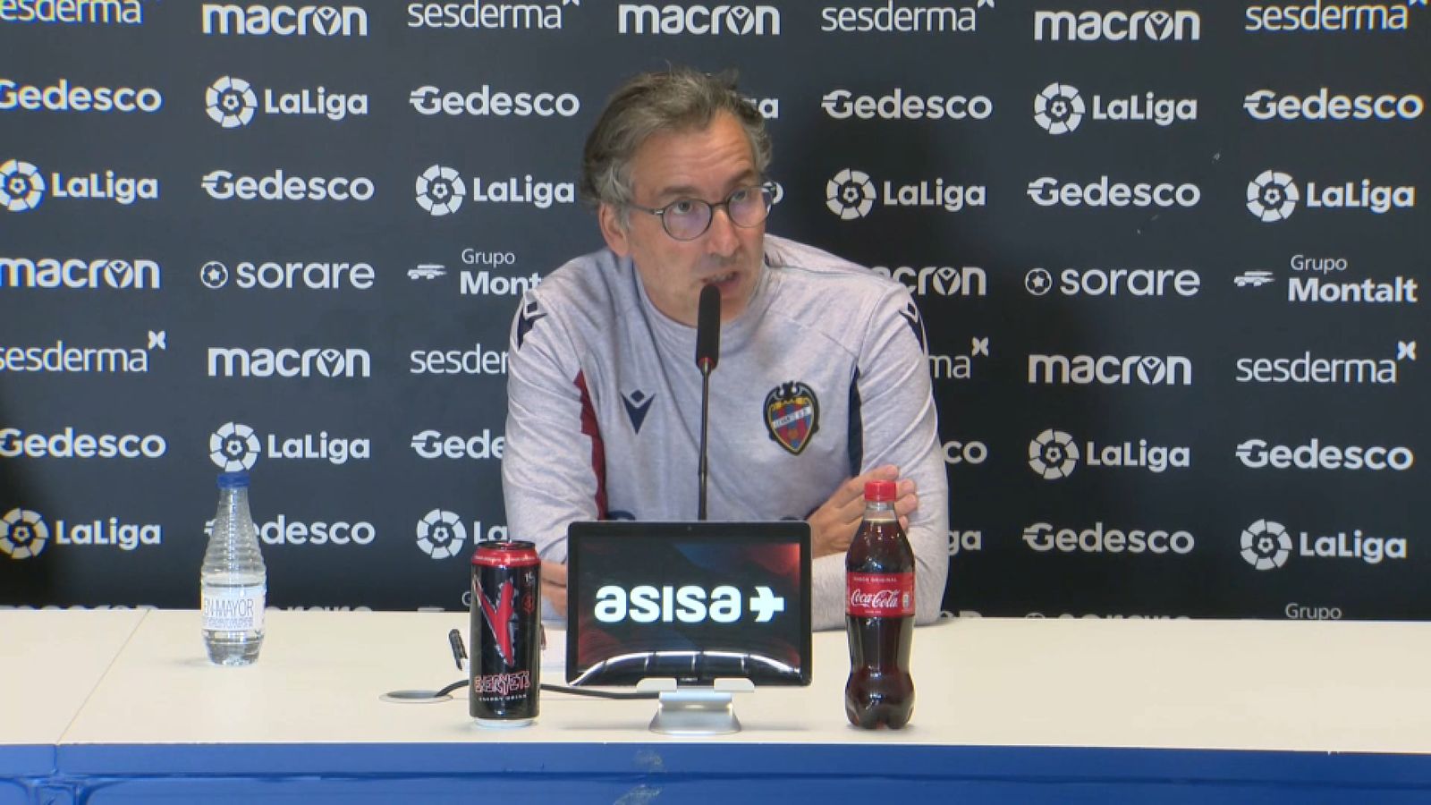 L'entrenador del Llevant, Javier Pereira