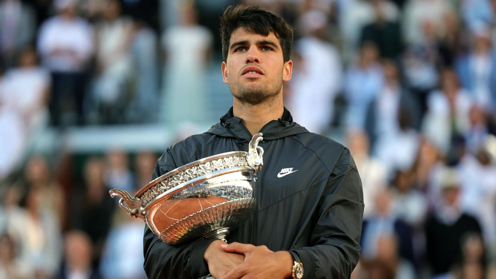 Carlos Alcaraz, amb el trofeu de campió