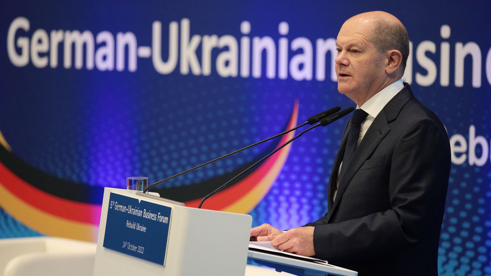 El canceller alemany Olaf Scholz pronuncia un discurs durant el V Fòrum Empresarial Germànic-Ucraïnés a Berlín, Alemanya El canceller alemany Olaf Scholz pronuncia un discurs durant el V Fòrum Empresarial Germànic-Ucraïnés a Berlín, Alemanya