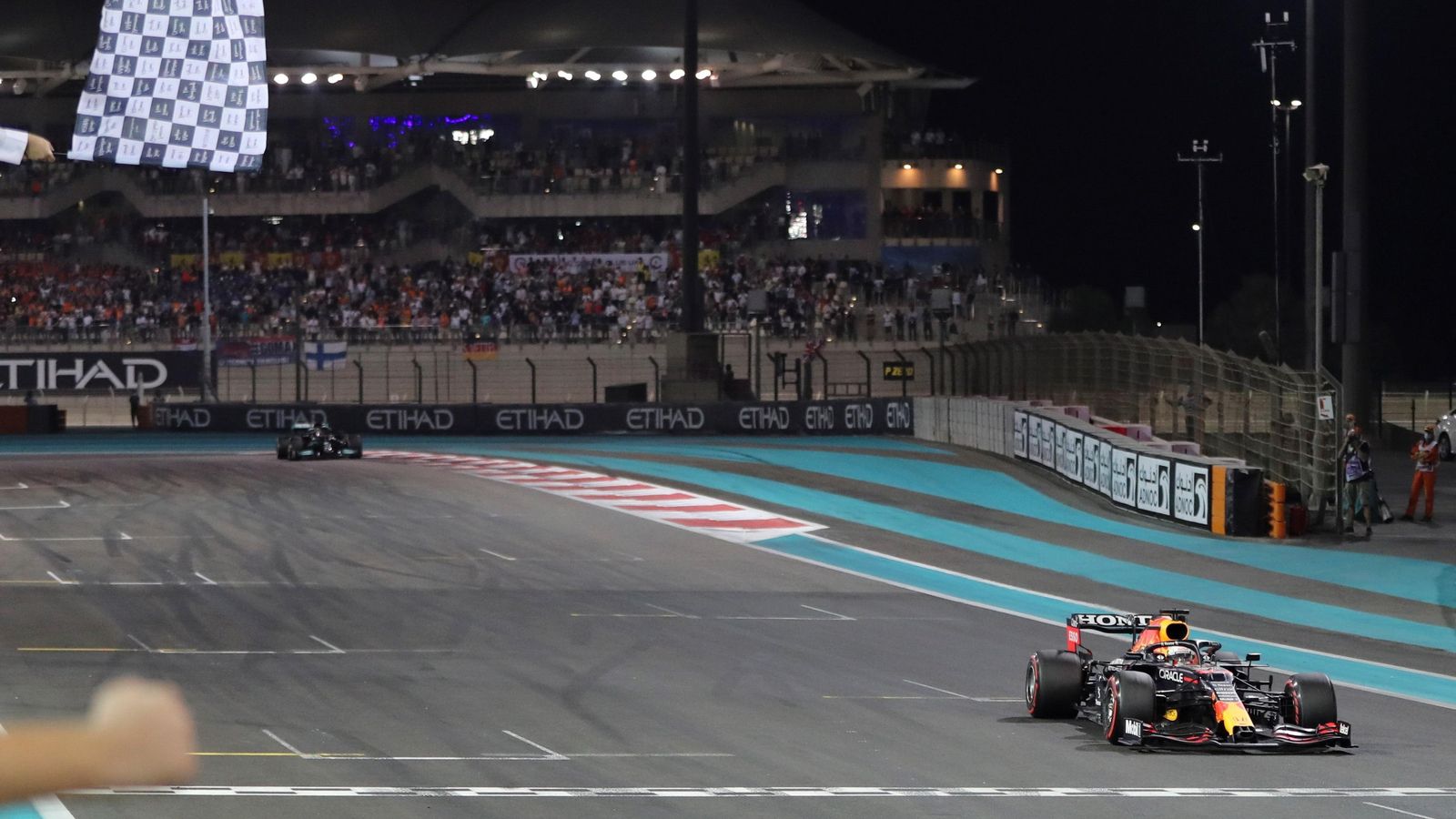 Verstappen, en l'arribada a meta del Gran Premi d'Abu Daby