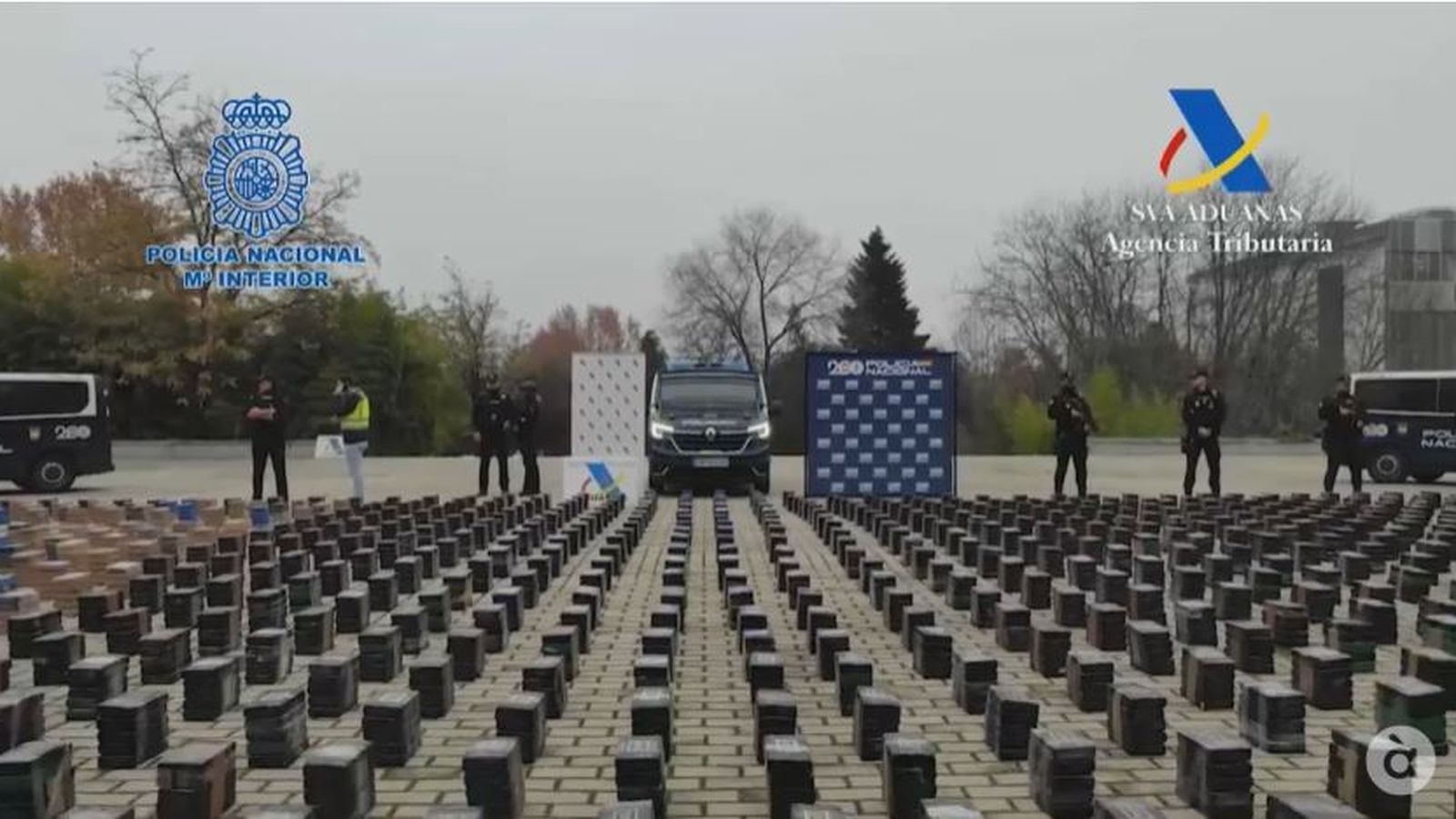 En imatge, part de les onze tones de cocaïna confiscades als ports de Vigo i València en dues operacions