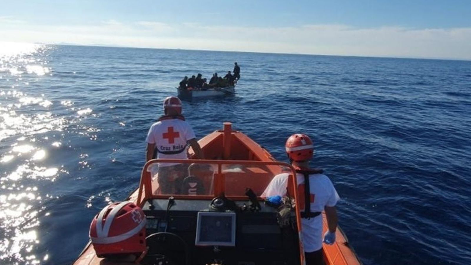 Imatge d'una pastera rescatada per Creu Roja en Alacant