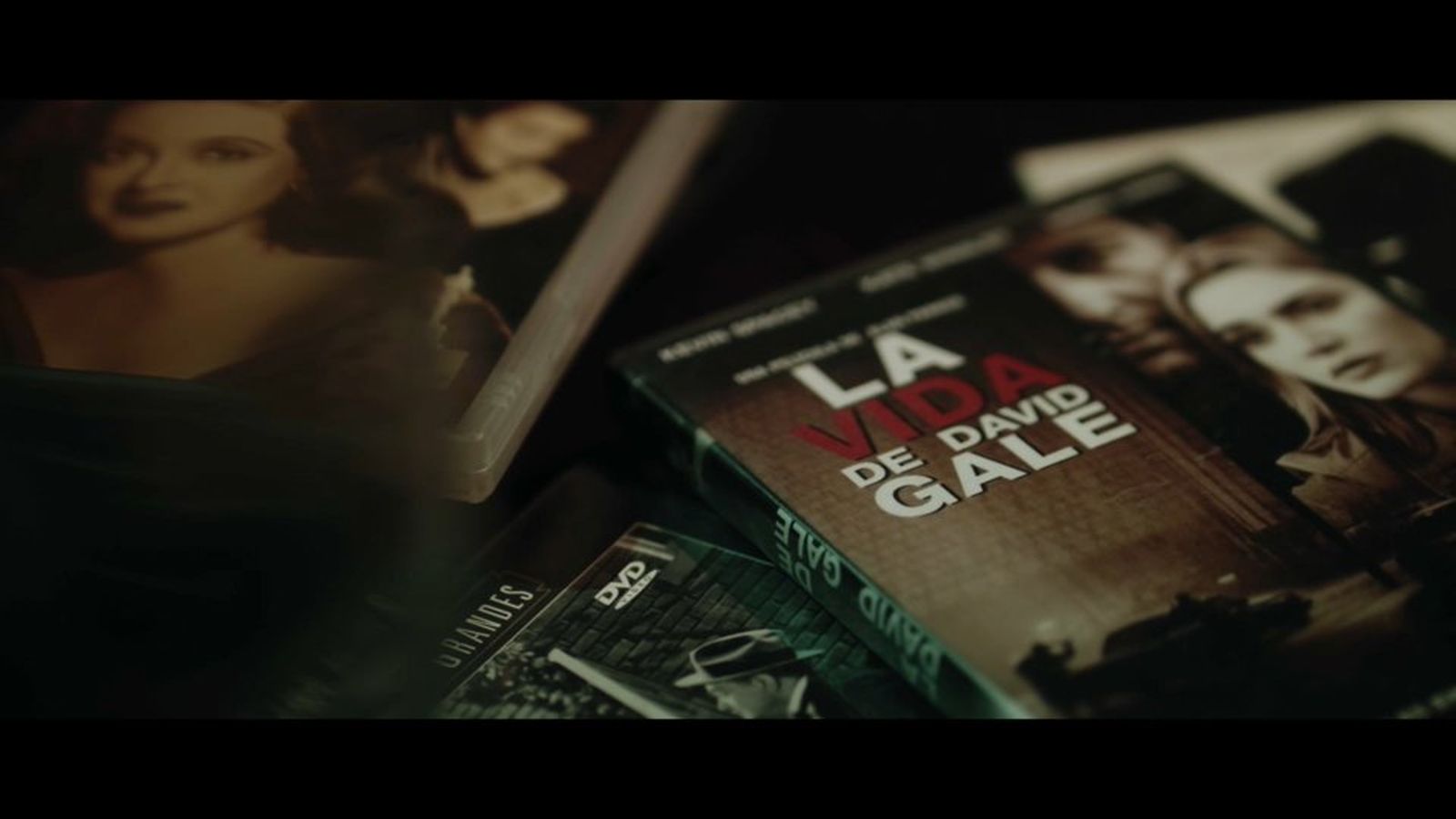 L'última peça que tancarà la investigació està entre les pel·lícules que Mario guarda a casa. 