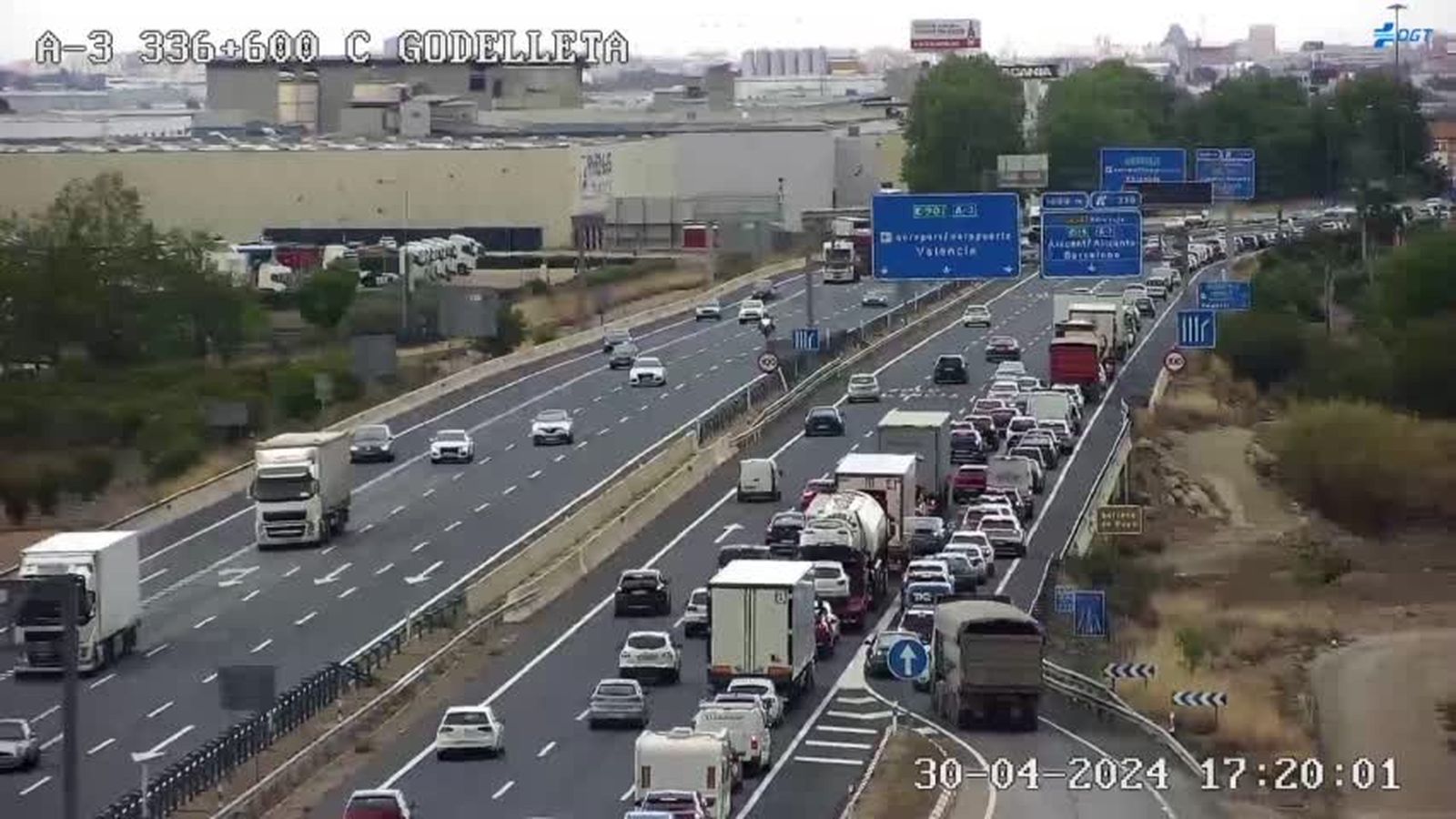 Imatge de l'A-3 este dimarts de vesprada