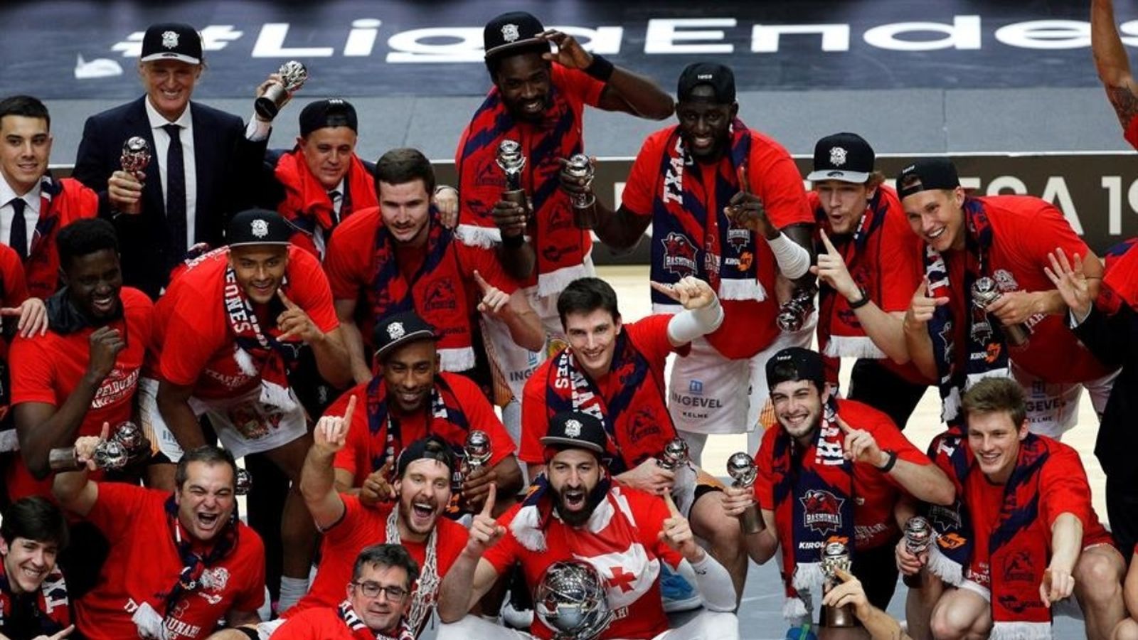El Baskonia celebra la victòria