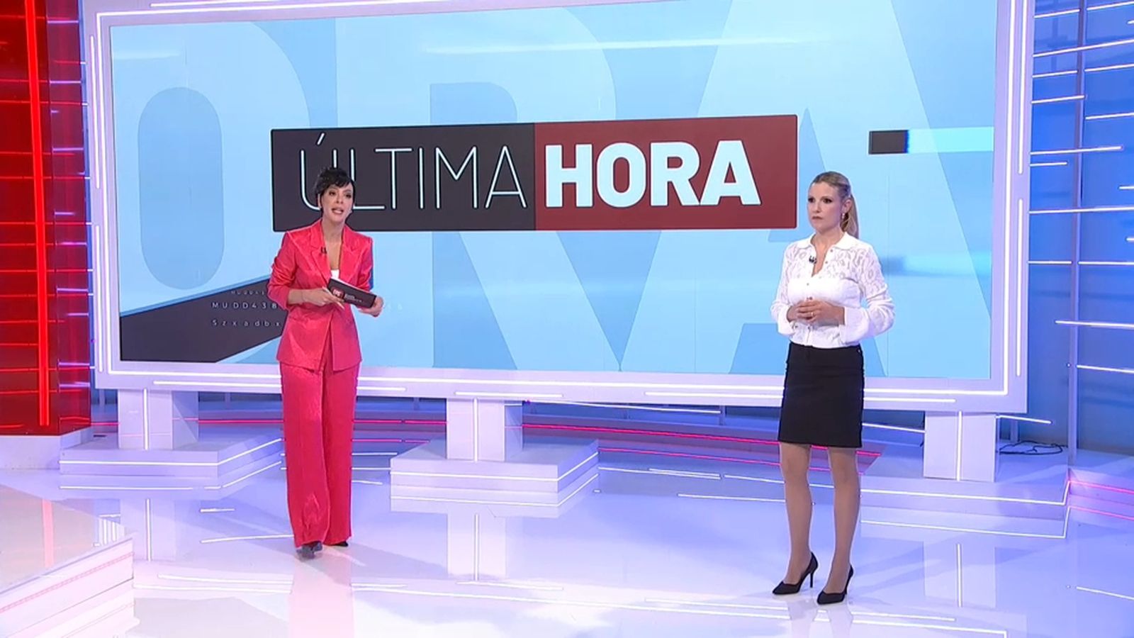 María Domínguez i Rosa Porta presenten 'Està passant'