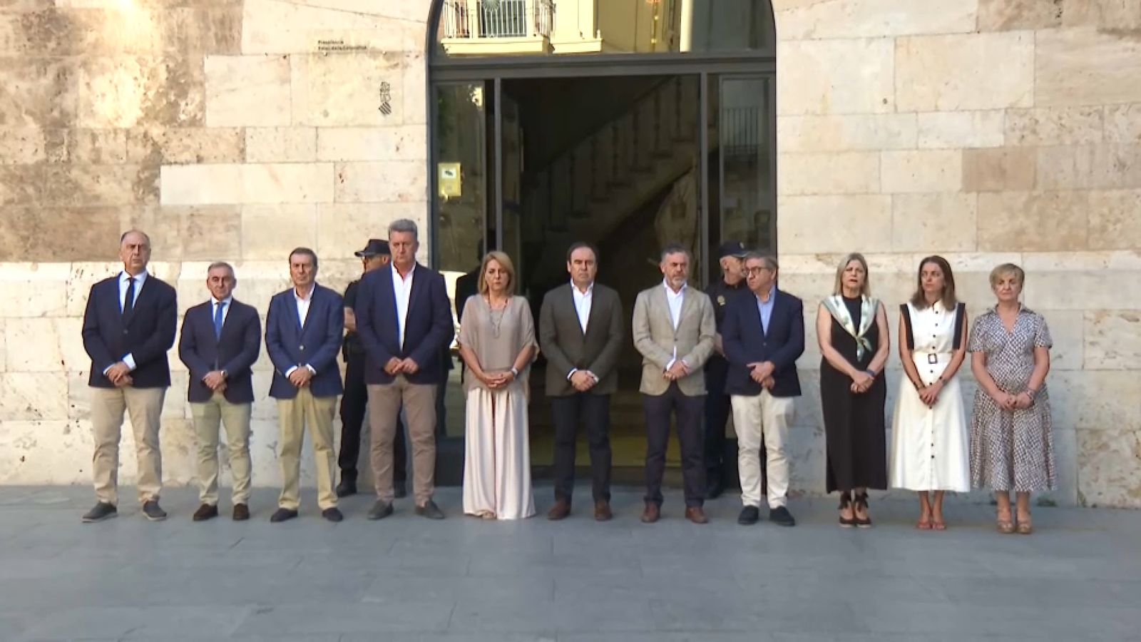Minut de silenci a la Generalitat