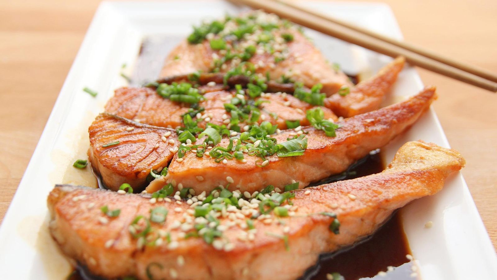 Un plat de salmó, en una imatge d'arxiu