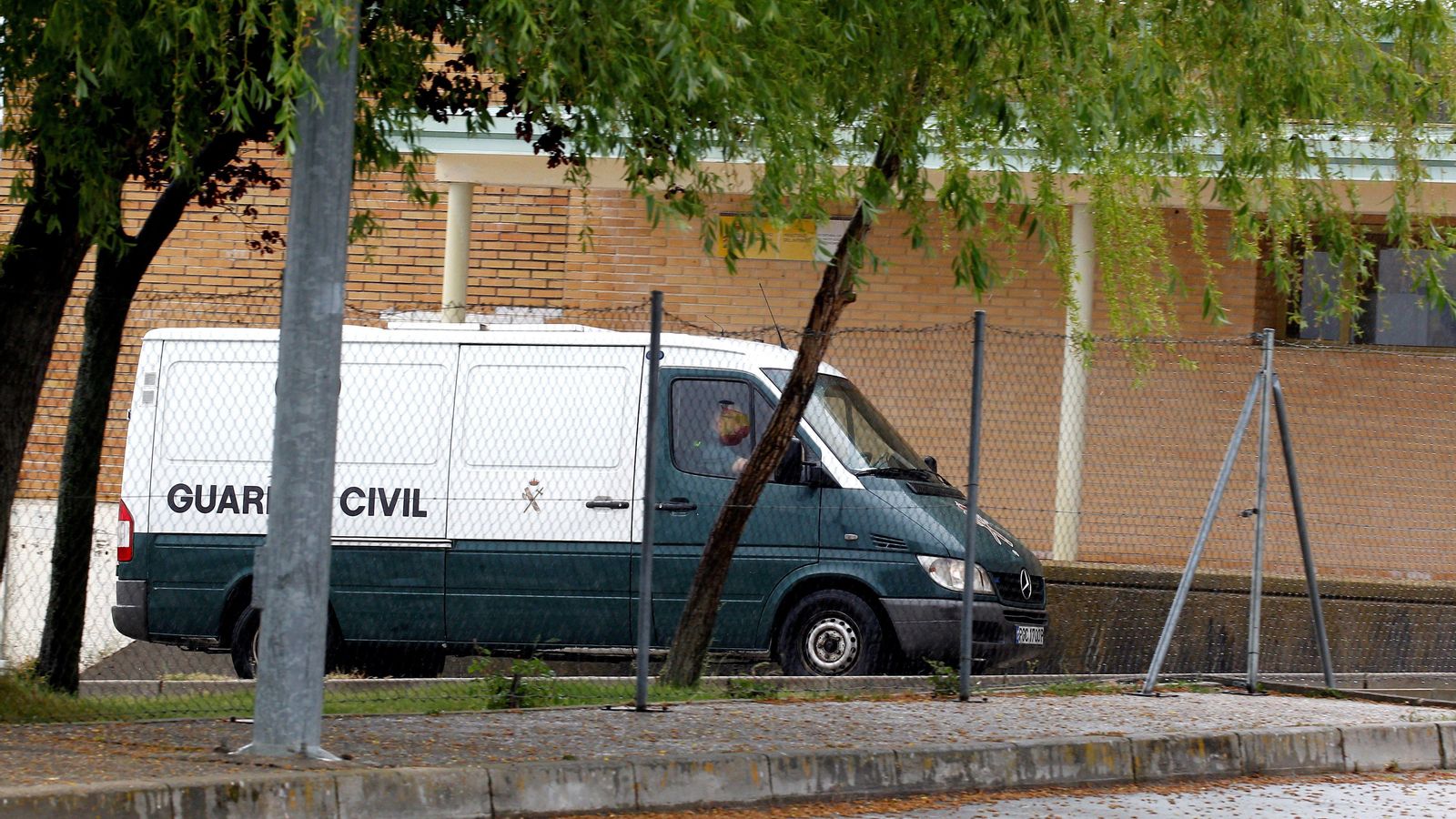 Furgoneta de la Guàrdia Civil que trasllada Rosalía Iglesias i Jesús Sepúlveda a la presó de Soto del Real (Madrid)