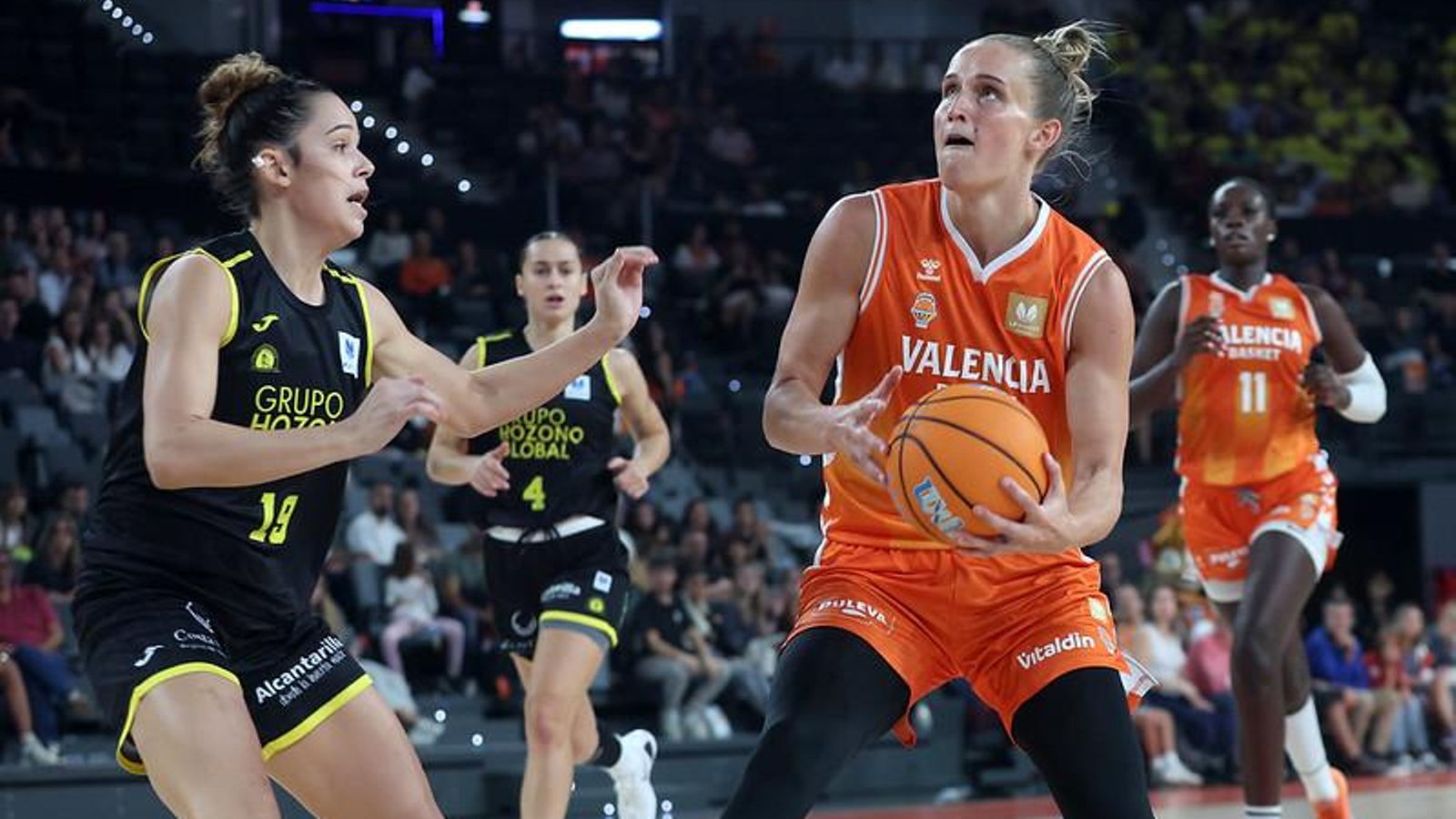 Fiebich ha tornat a jugar de taronja després del seu pas per la WNBA Fiebich ha tornat a jugar de taronja després del seu pas per la WNBA