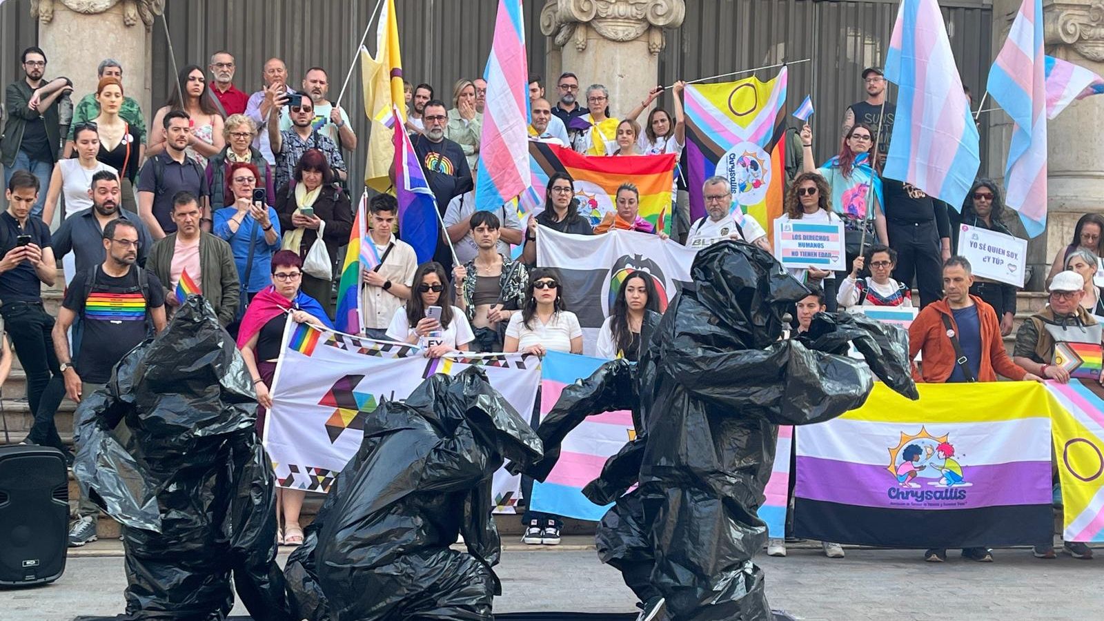 Protesta convocada per Lambda a València pel dia contra la LGTBIfòbia