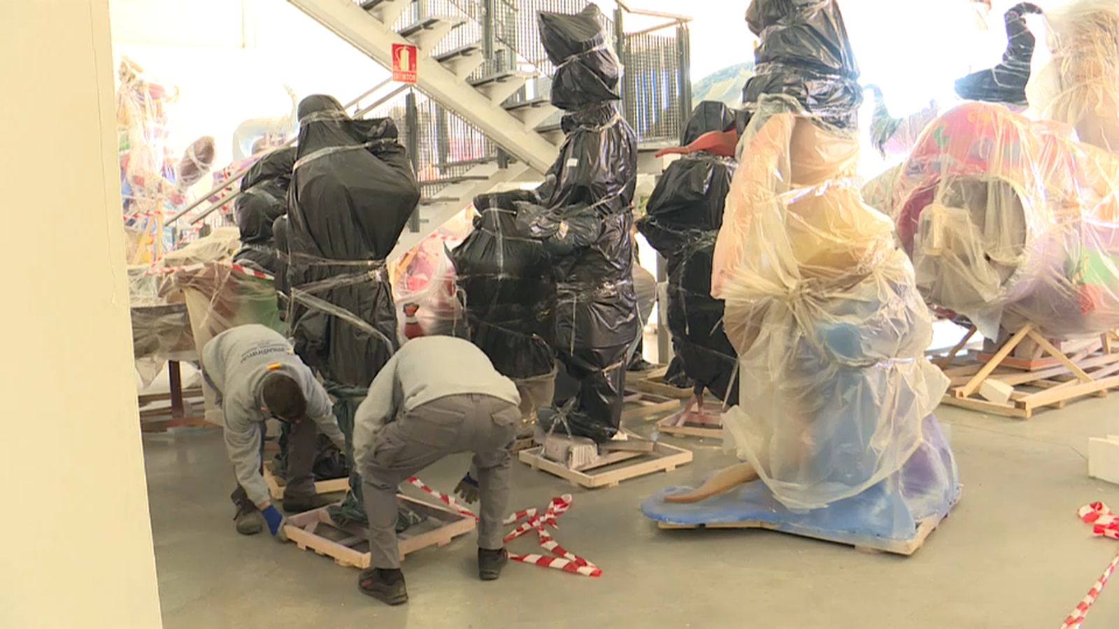 Monuments emmagatzemats al recinte de Fira Valencia en una imatge d'arxiu