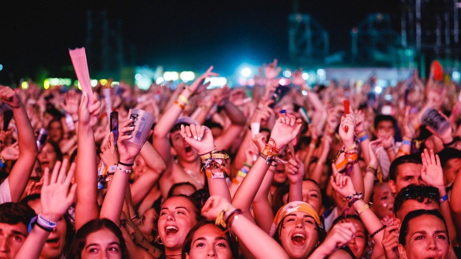 Els i les sounders gaudeixen del festival de música de Borriana