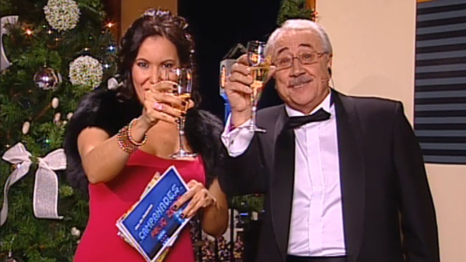 El periodista Paco Nadal és una de les cares més emblemàtiques i recordades del Cap d'Any valencià