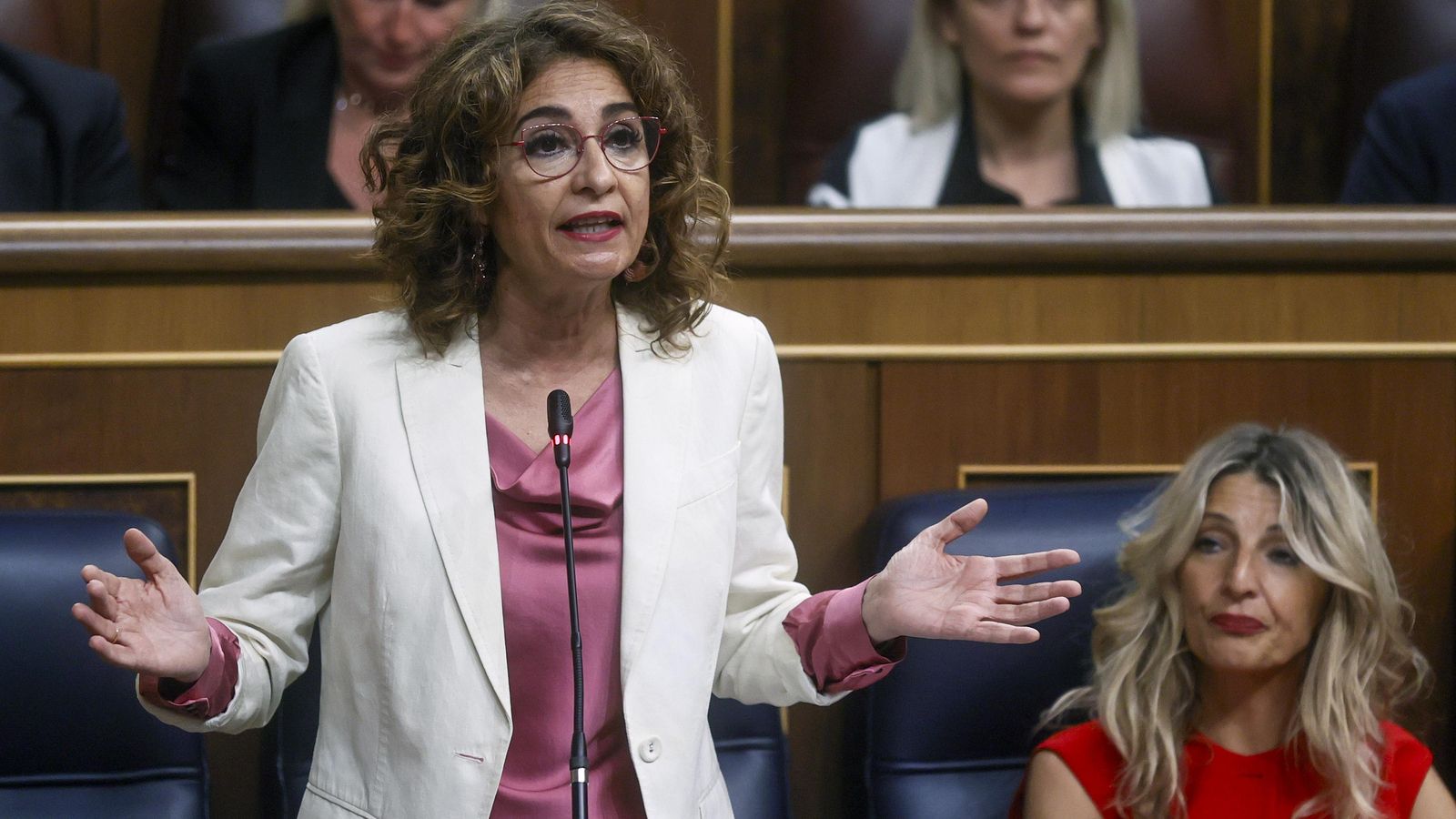 La vicepresidenta i ministra Maria Jesús Montero durant la sessió de control al govern espanyol en el Congrés
