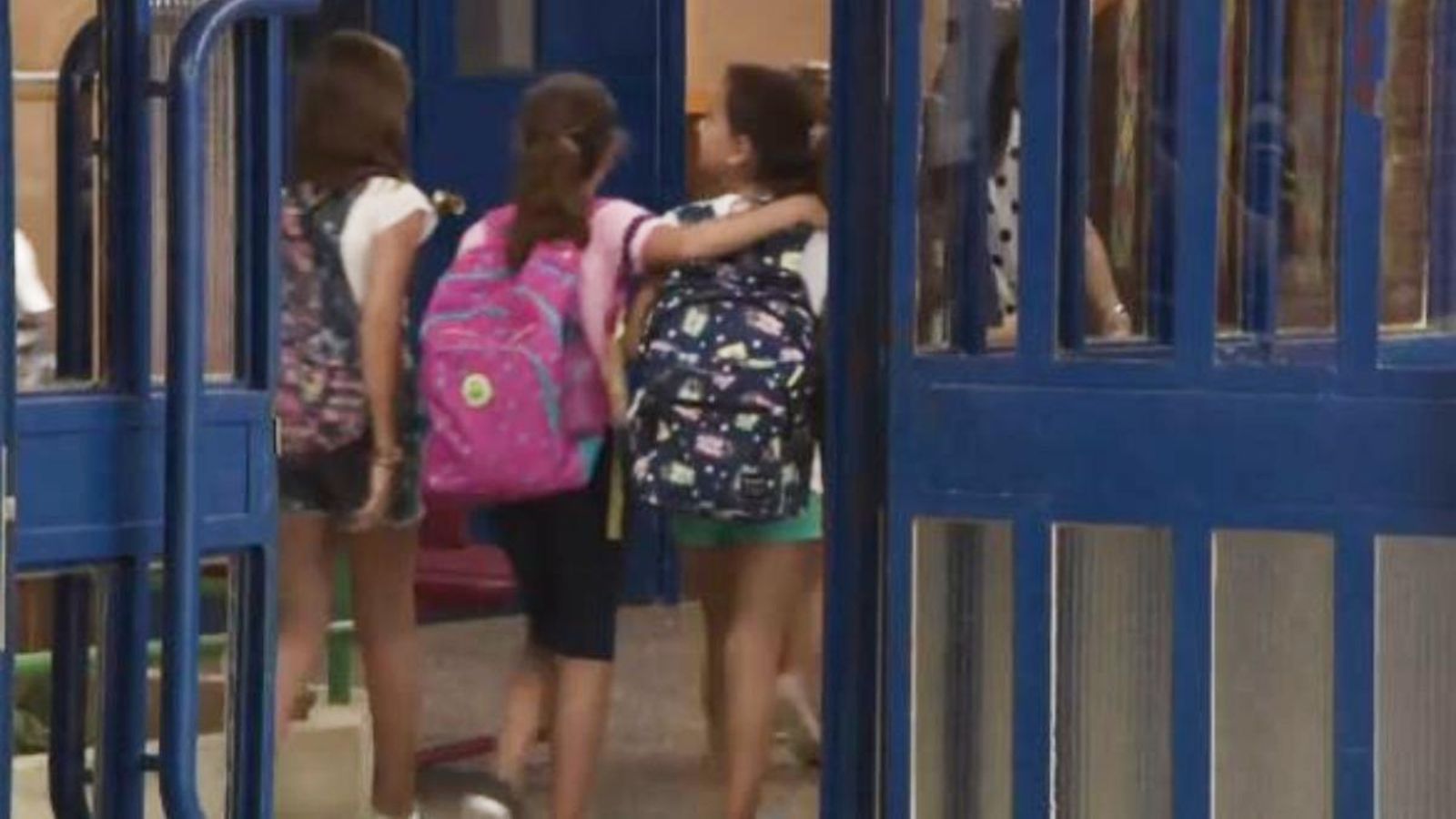 Els alumnes d\'un col·legi de Rafelbunyol posen nom al centre: \"Els Germanells\"