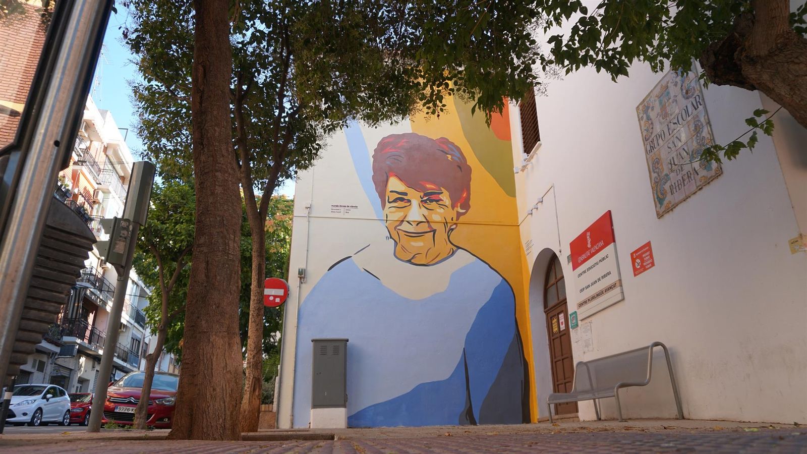 Mural dedicat a Elvira Costell a Burjassot