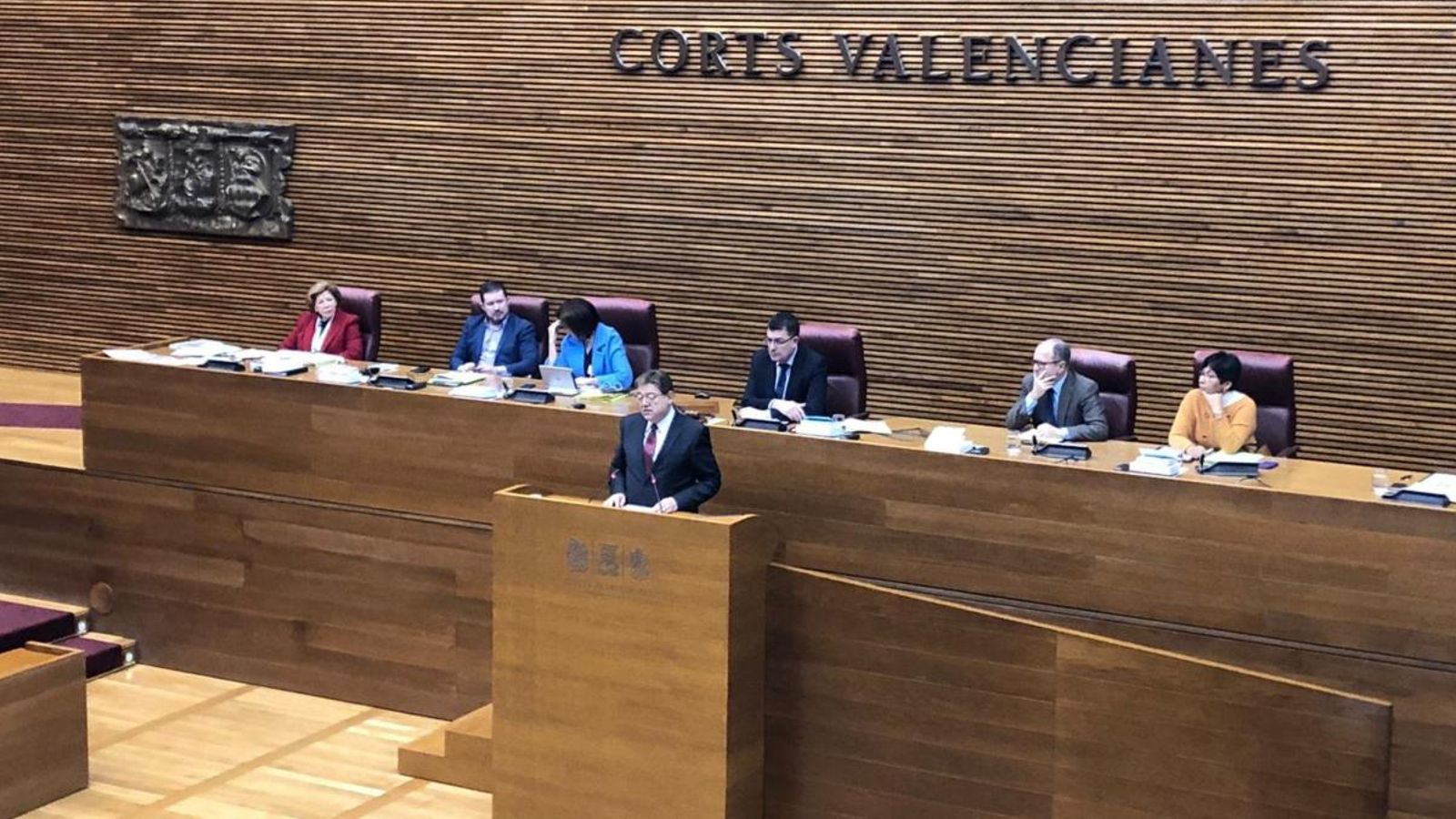 El president de la Generalitat, Ximo Puig, durant la sessió de control a les Corts