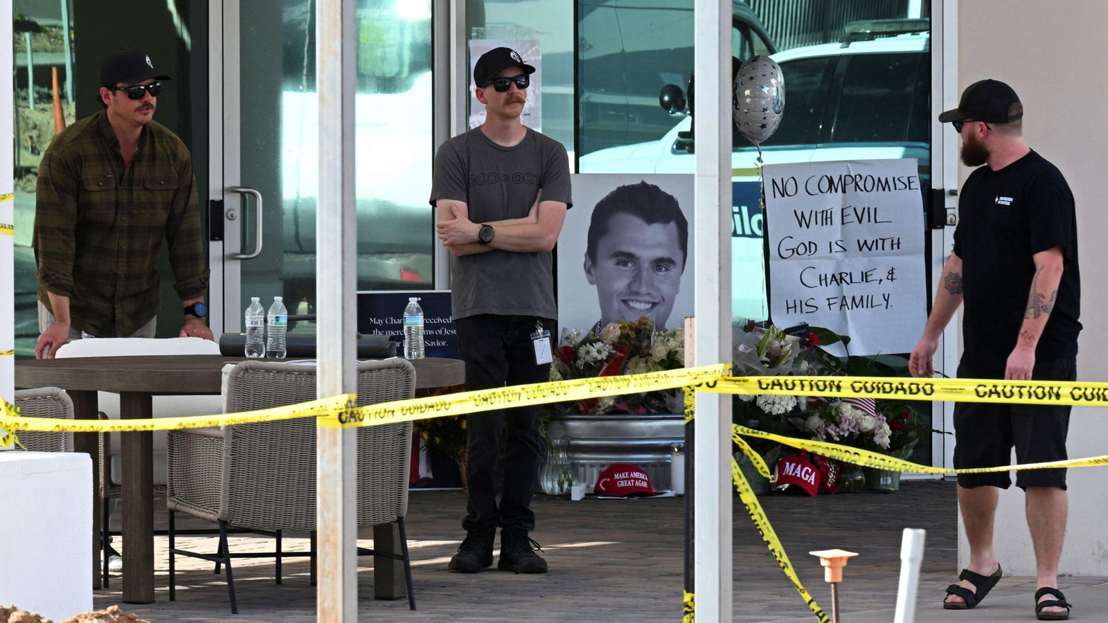 Memoria en la zona de l'assassinat de Charlie Kirk