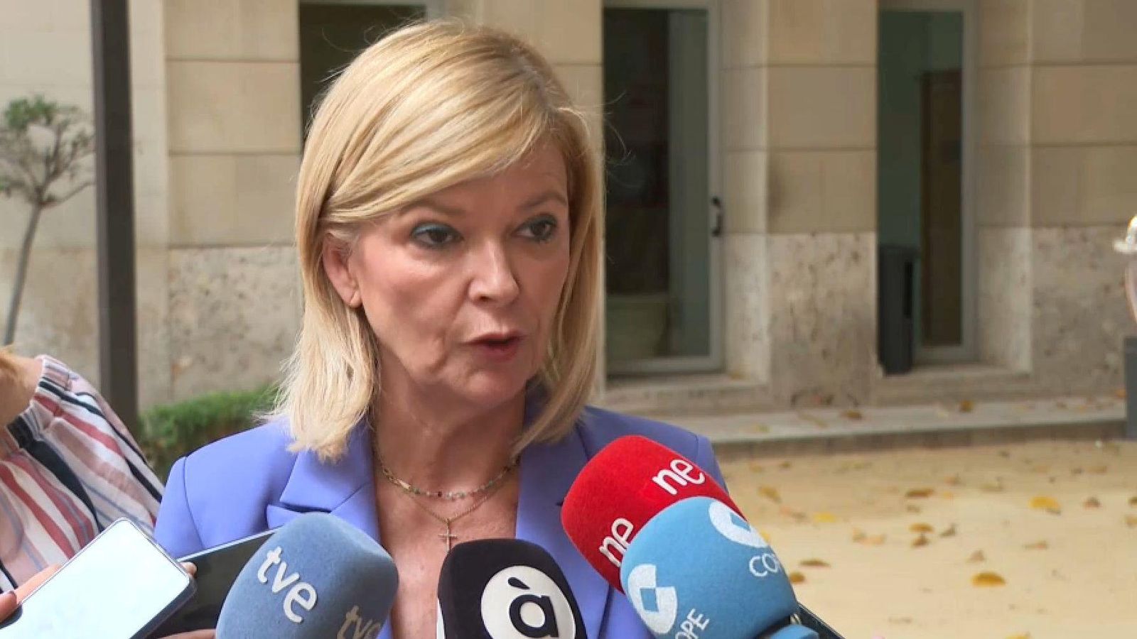 Gabriela Bravo, en declaracions als mitjans de comunicació, aquest divendres des del pati de les Corts