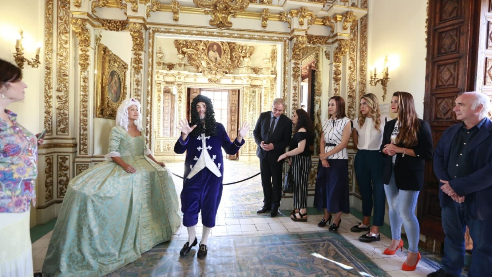 Una de les visites guiades teatralitzades al Palau Ducal de Gandia