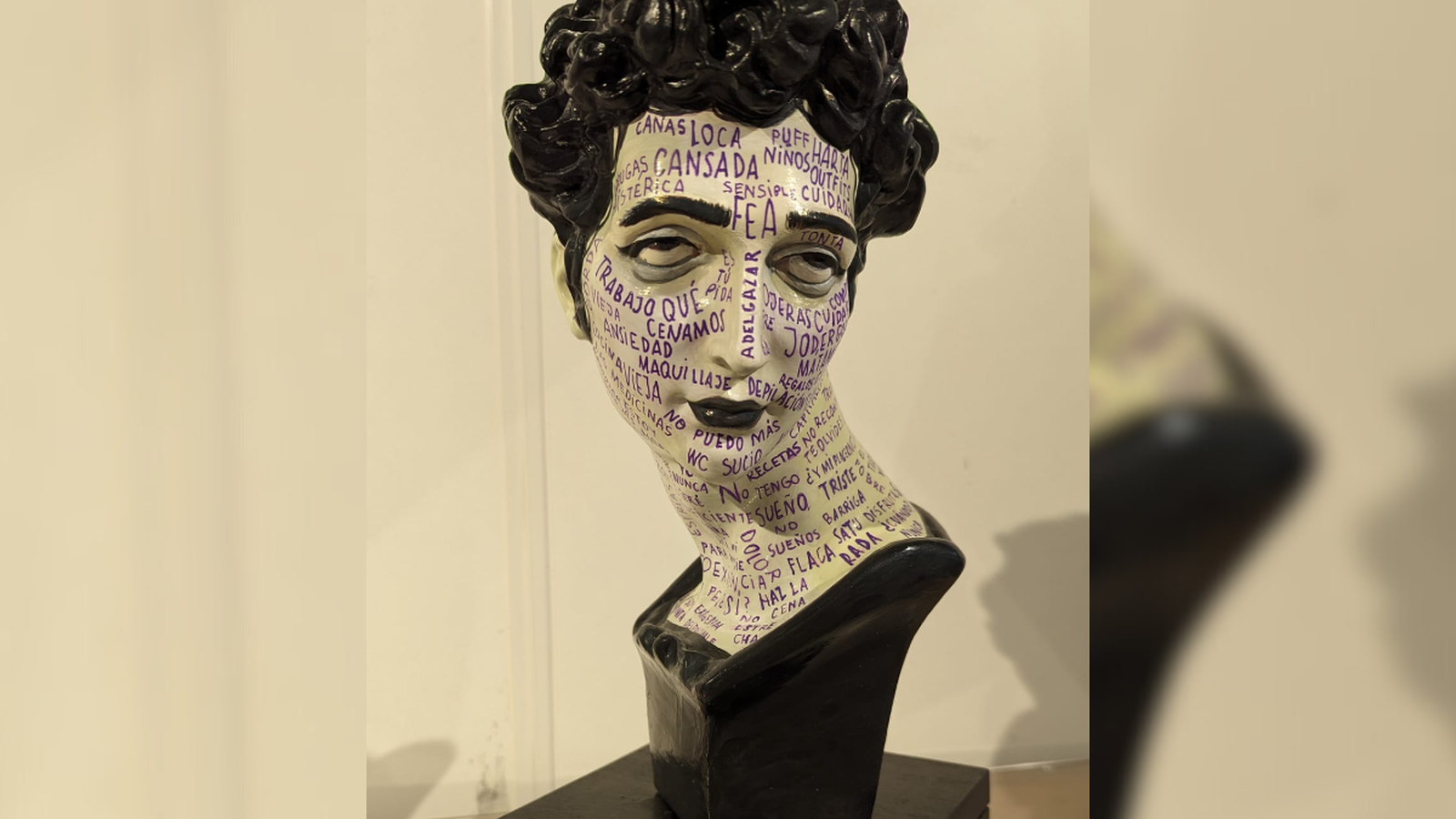 Bust del 'David' de Miquel Àngel de l'exposició solidària de la falla Cronista de Torrent