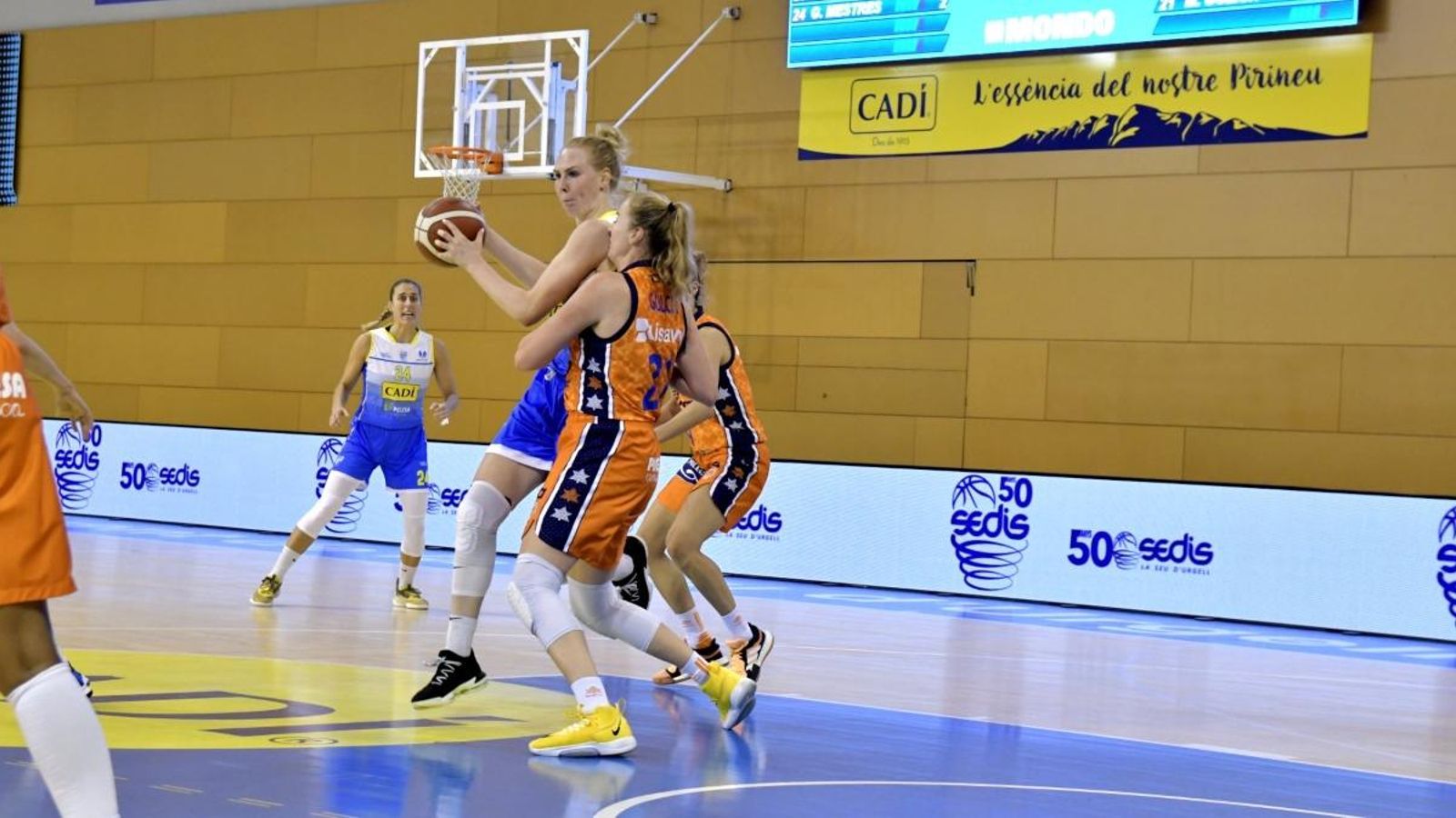 Marie Gülich frena l’avanç de la jugadora del Cadí, Quinn Dornstauder