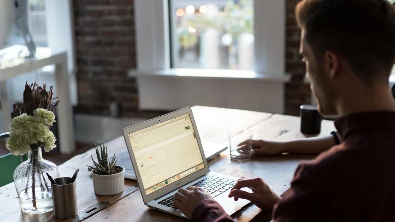 Preacord per a aprovar aquest dimarts la regulació del teletreball en les empreses privades