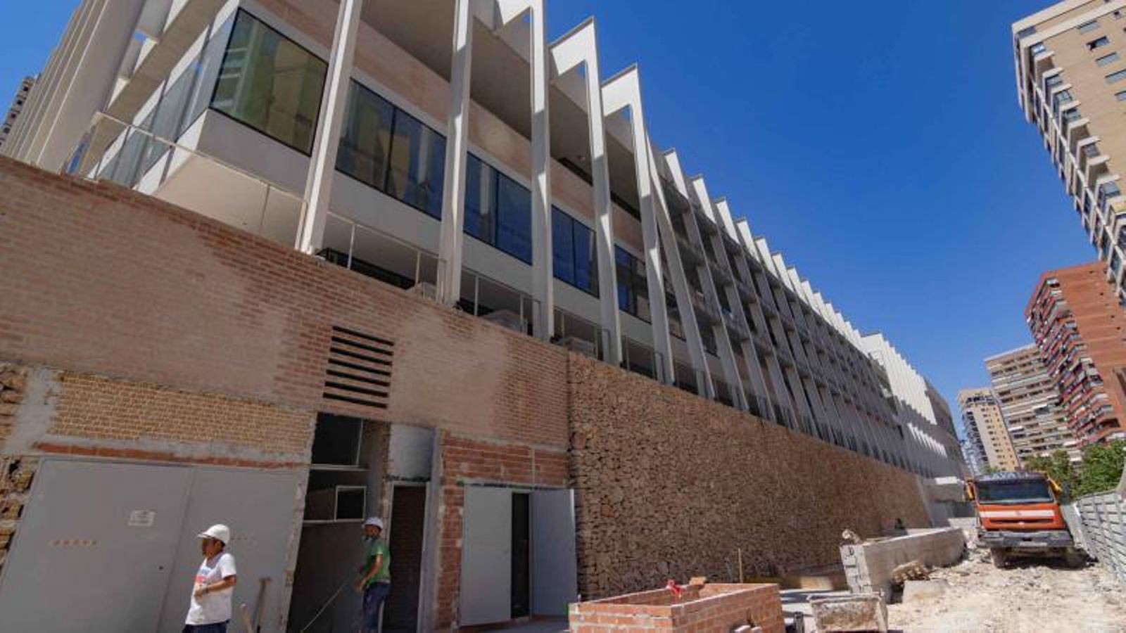 Un moment de les obres del Centre Cultural de Benidorm