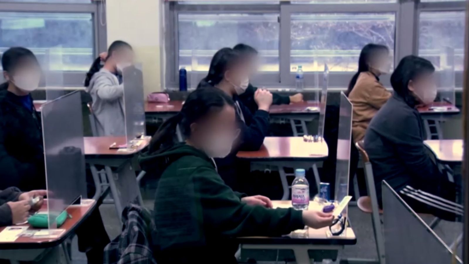 Estudiants durant el tradicional Suneung, aquest dijous a Seül, Corea del Sud