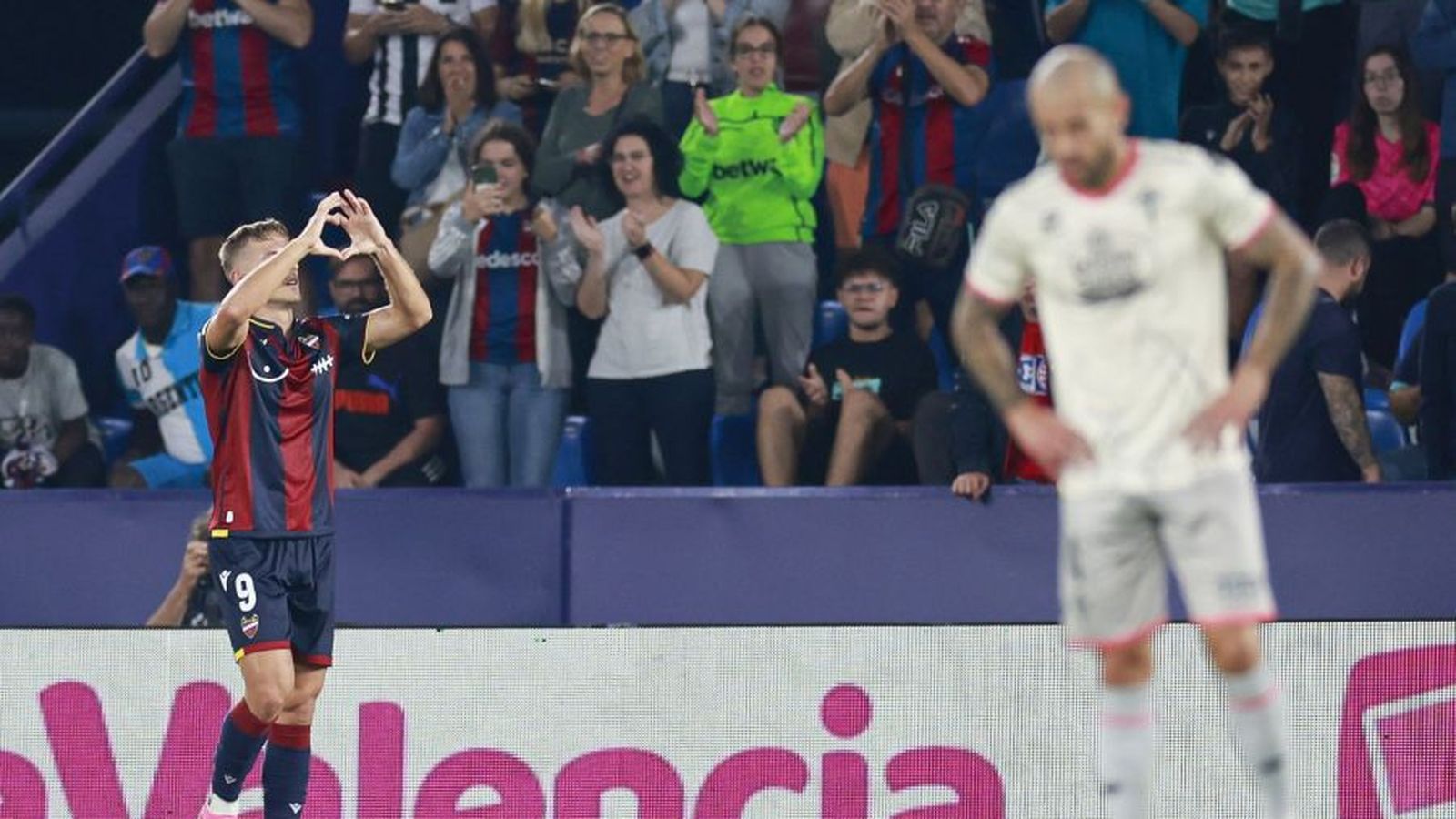 Dani Gómez, celebra el gol contra el Racing de Ferrol